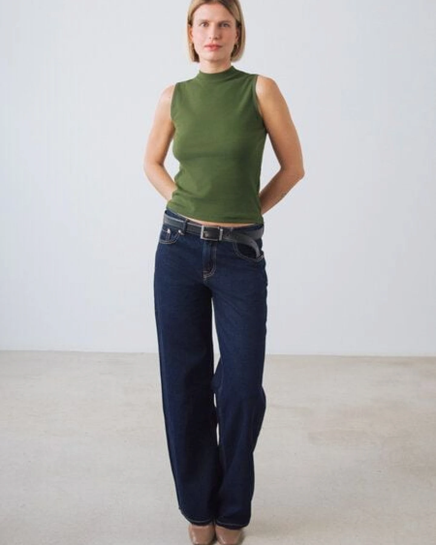 Honest Basics Damen Mock-Top aus Bio- und recycelter Baumwolle – Ansicht 4