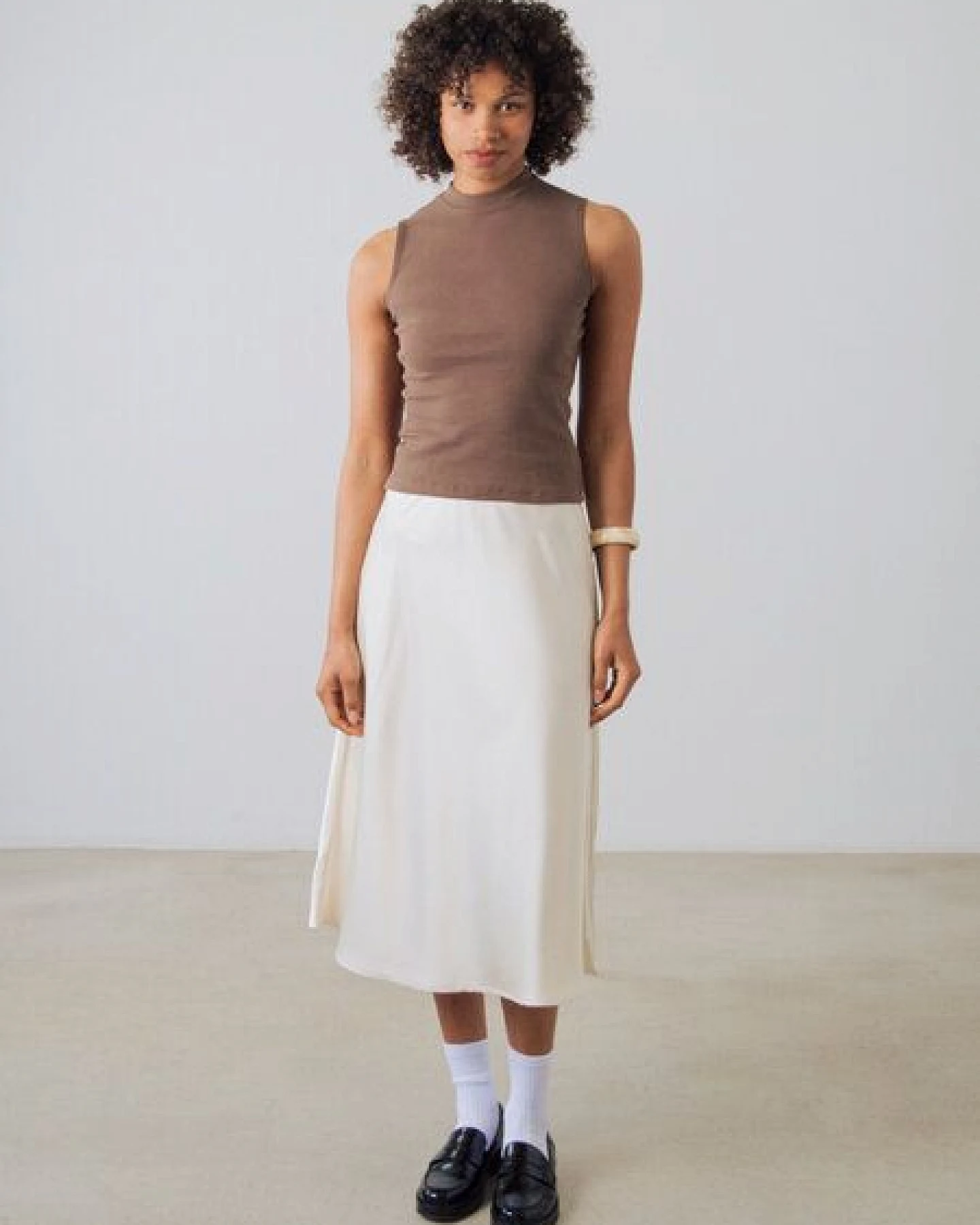 Honest Basics Damen Mock-Top aus Bio- und recycelter Baumwolle – Ansicht 2