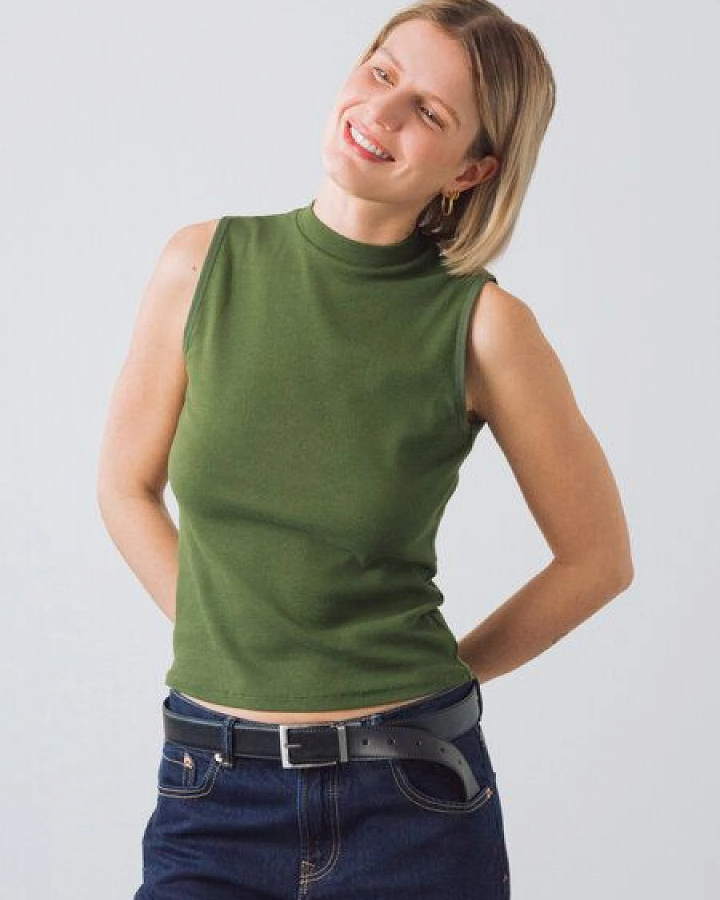 Honest Basics Damen Mock-Top aus Bio- und recycelter Baumwolle – Ansicht 2