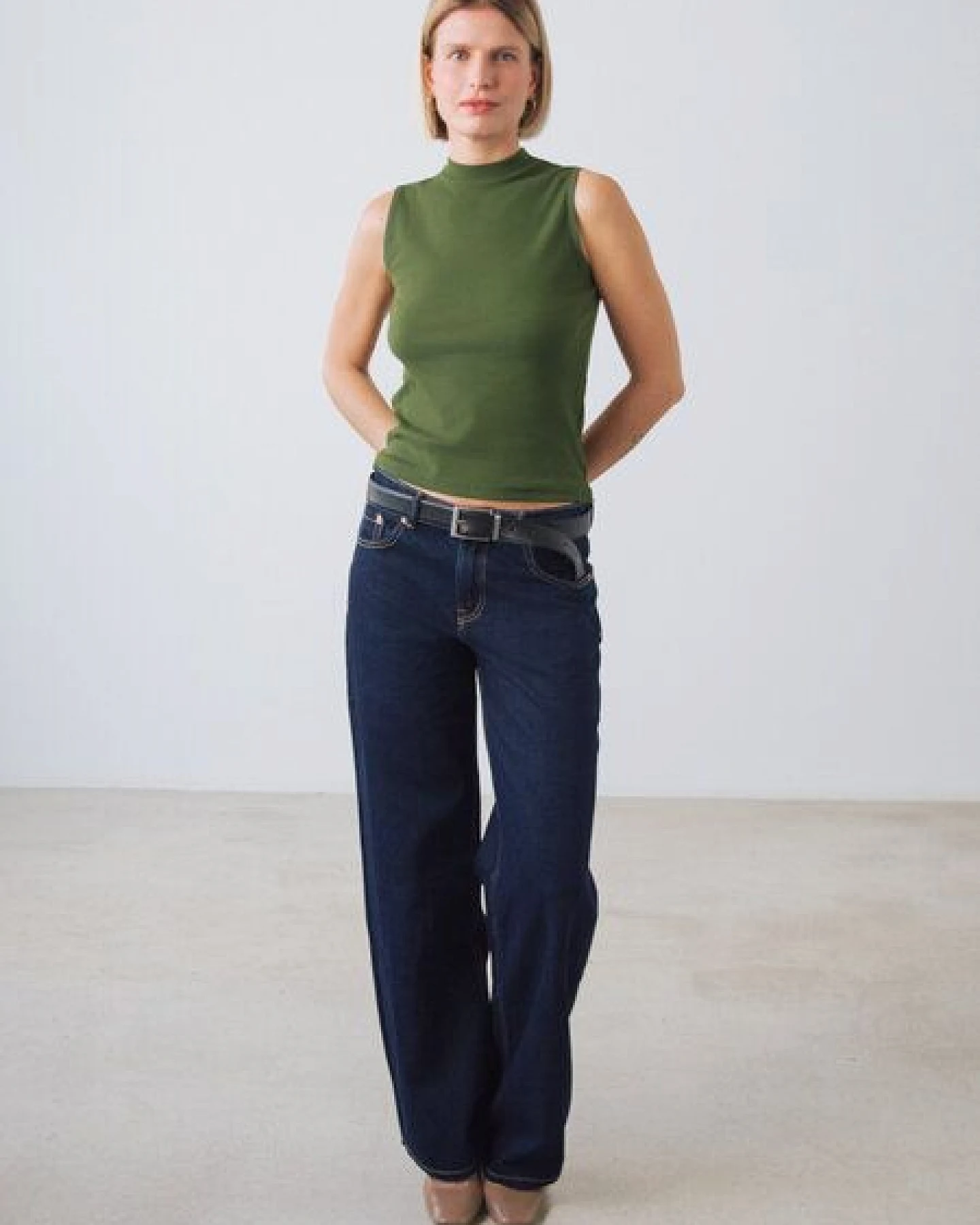 Honest Basics Damen Mock-Top aus Bio- und recycelter Baumwolle – Ansicht 4