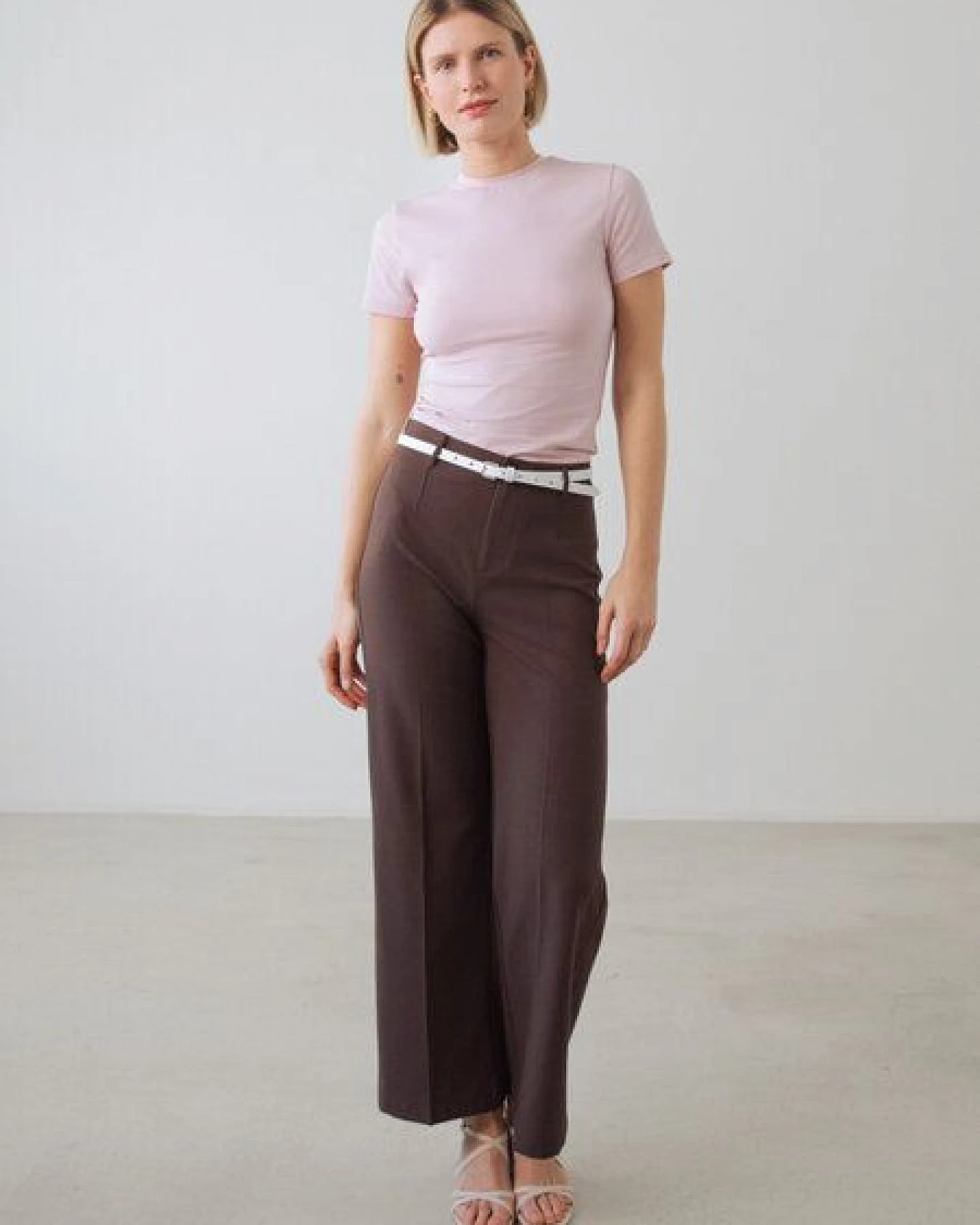 Honest Basics Damen Slim Fit T-Shirt aus Bio- und recycelter Baumwolle – Ansicht 4