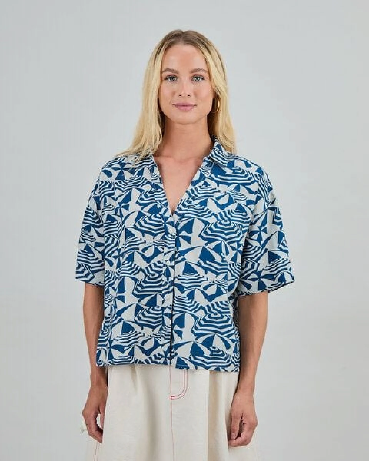 Brava Fabrics Kurzarmbluse Sombrilla – Ansicht 4