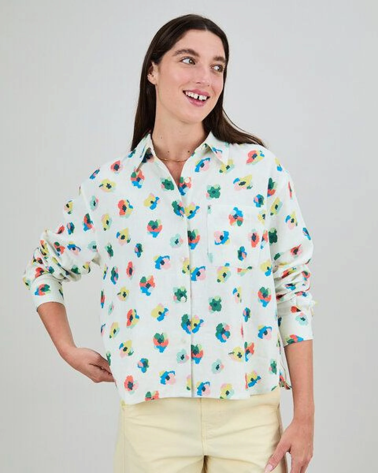 Brava Fabrics Langarm-Bluse mit Pixel-Blümchen – Ansicht 2