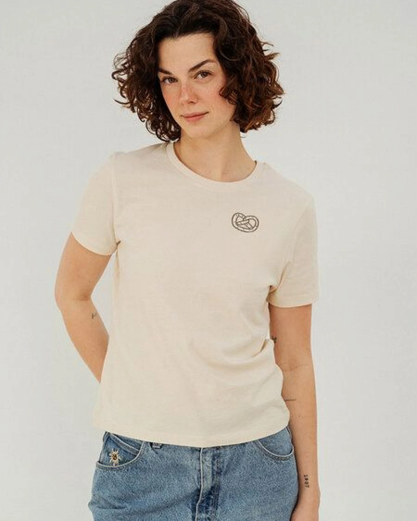 Kultgut Artdesign - Biofair- Flauschiges Femin Shirt /Brezel – Ansicht 2