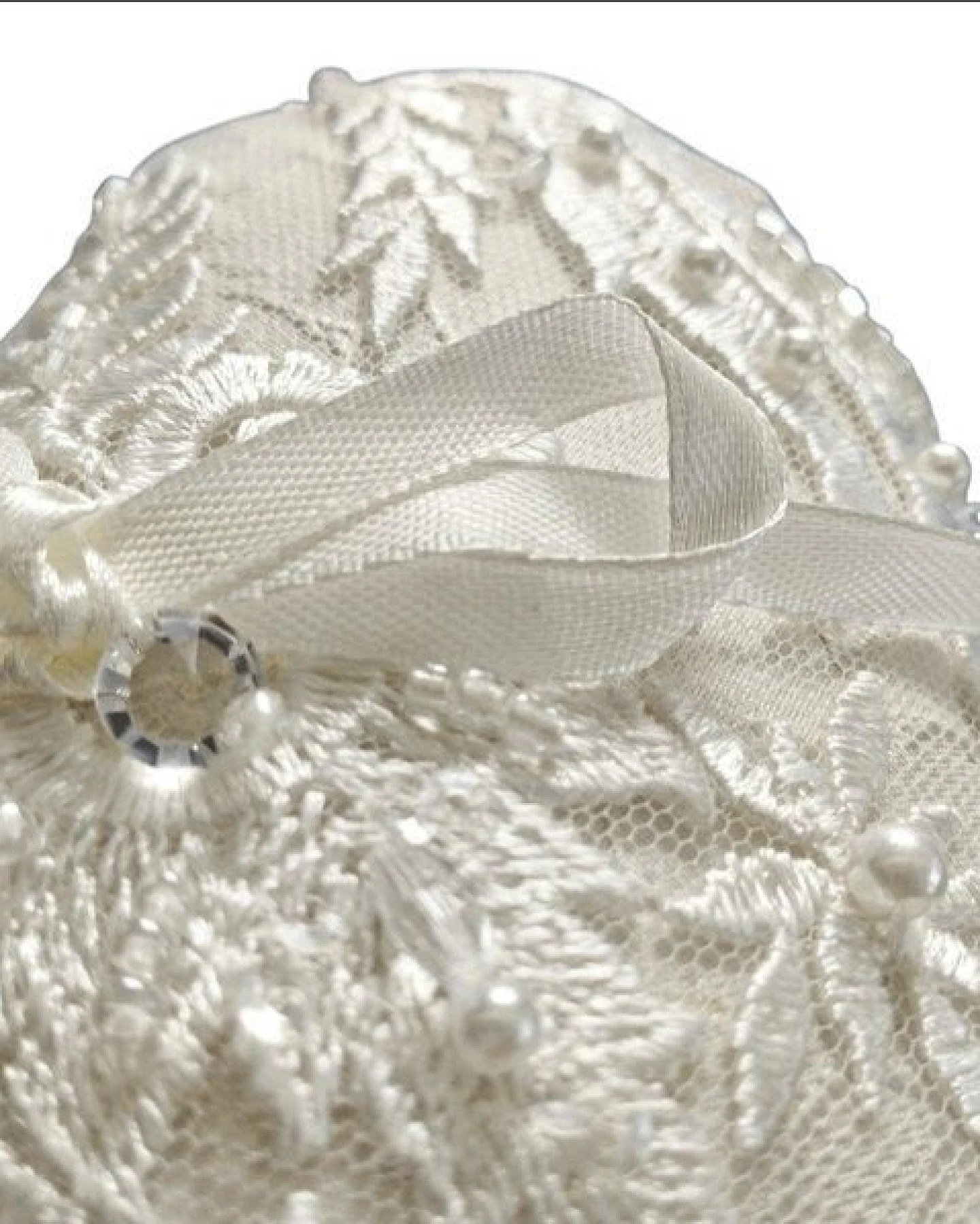 körber mode Ringkissen Herz Hochzeit Zeremonie made in DE, Upcycling Perlen Spitze Jacquard Bio-Baumwollfüllung – Ansicht 3