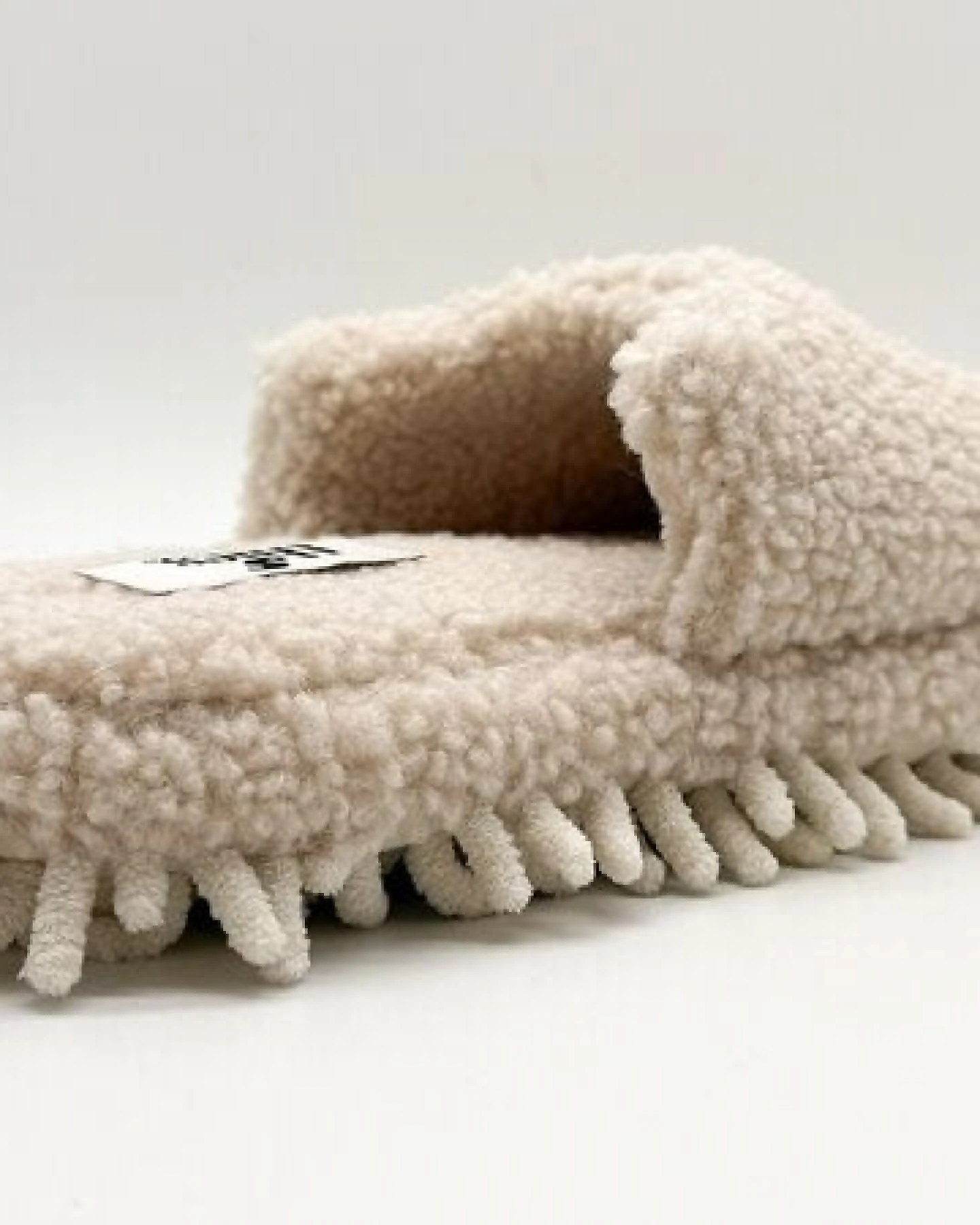 Veganer "thies ® Eco Monstimop Teddy Slipper" aus kuscheligem recyceltem PES – Ansicht 4