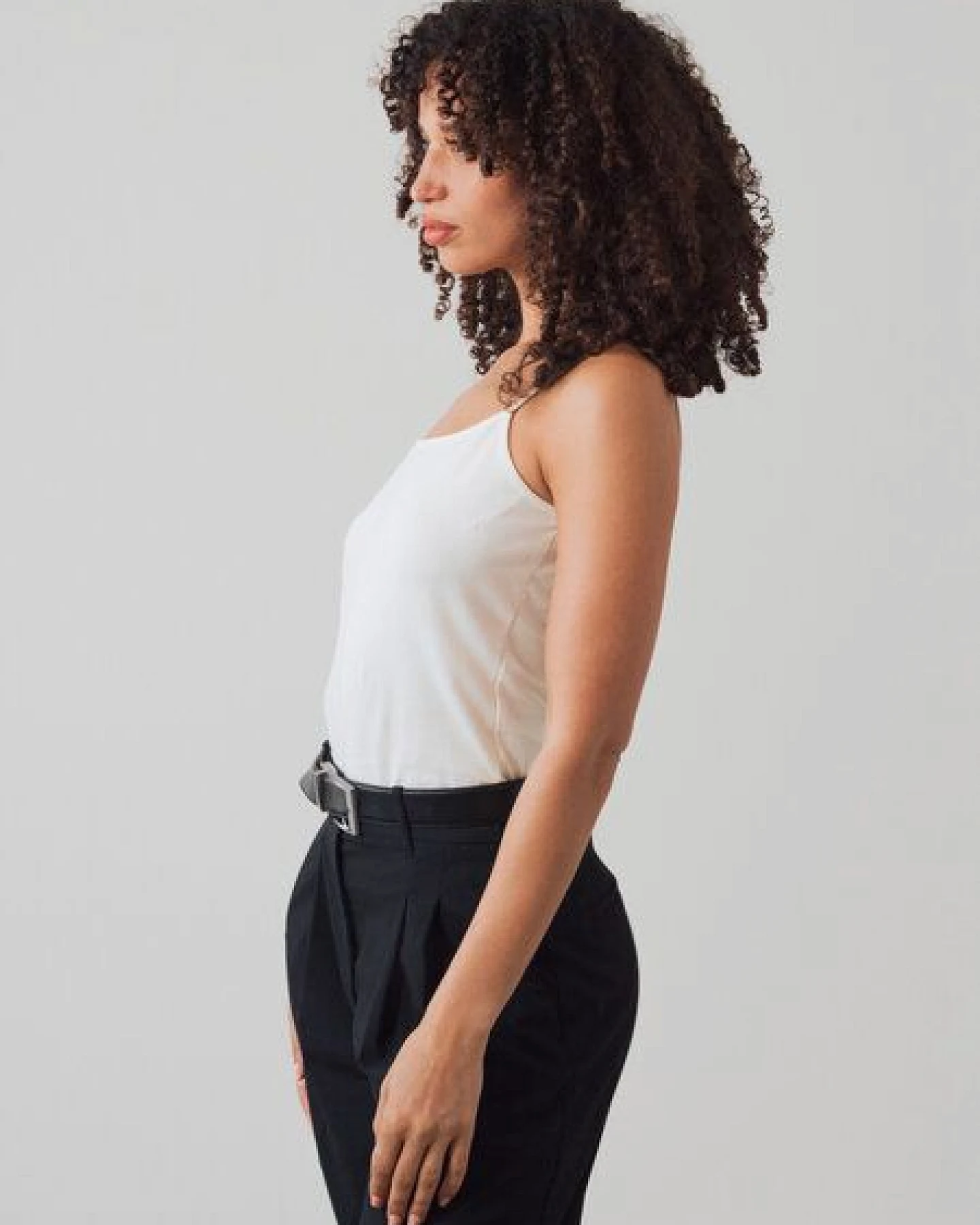 Honest Basics Damen Spaghetti Top aus Bio- und recycelter Baumwolle – Ansicht 4
