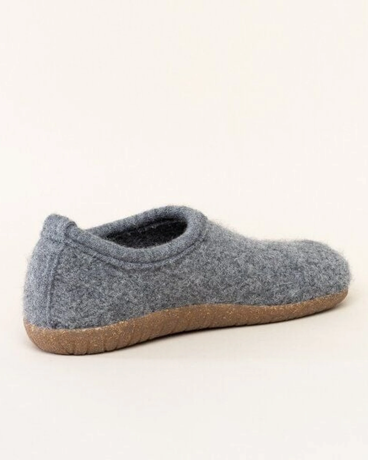 Gottstein Filz-Hausschuh Alpine Midcut - Damen & Herren Pantoffel aus 100% Schurwolle mit Komfort-Einlagesohle – Ansicht 4