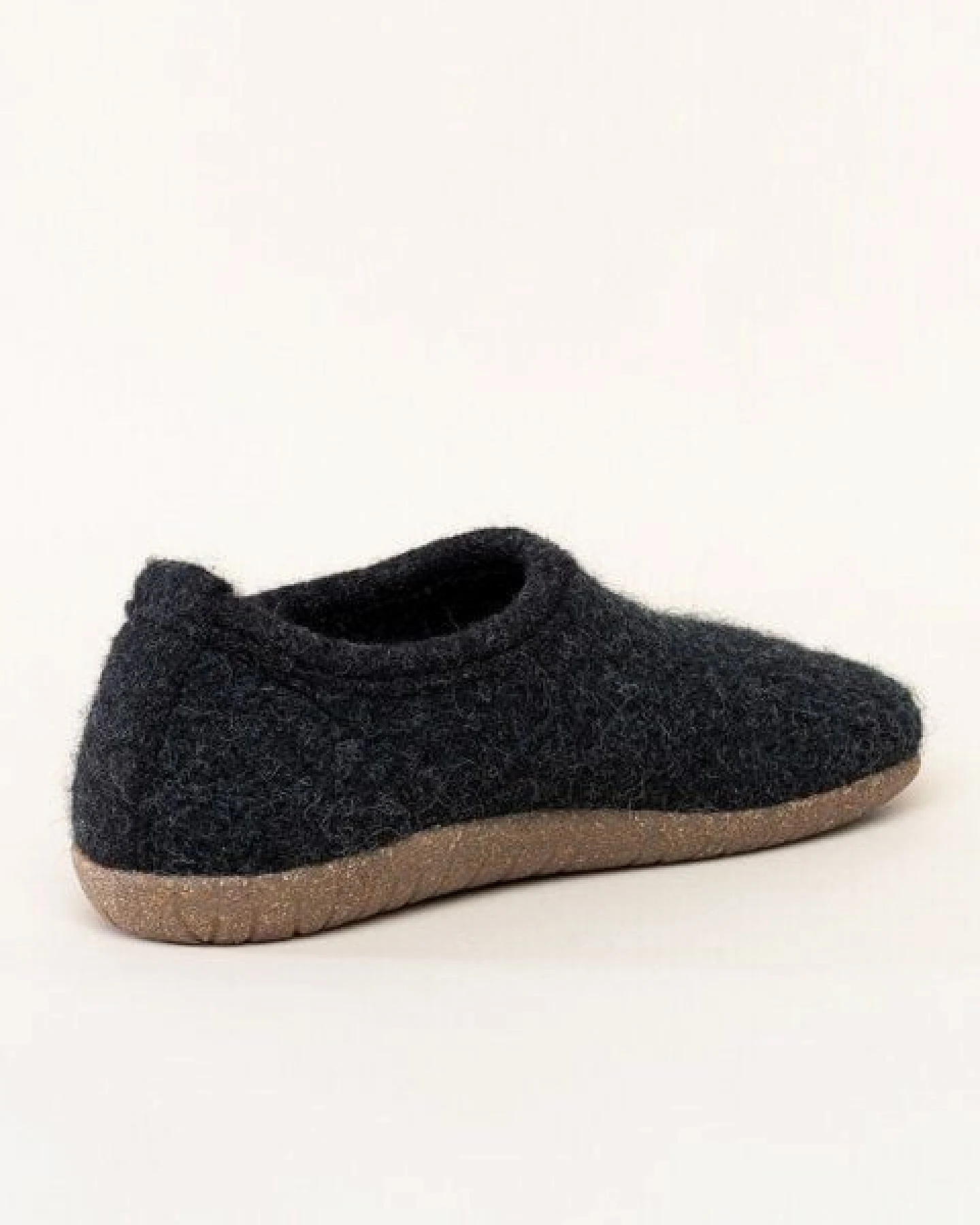 Gottstein Filz-Hausschuh Alpine Midcut - Damen & Herren Pantoffel aus 100% Schurwolle mit Komfort-Einlagesohle – Ansicht 4