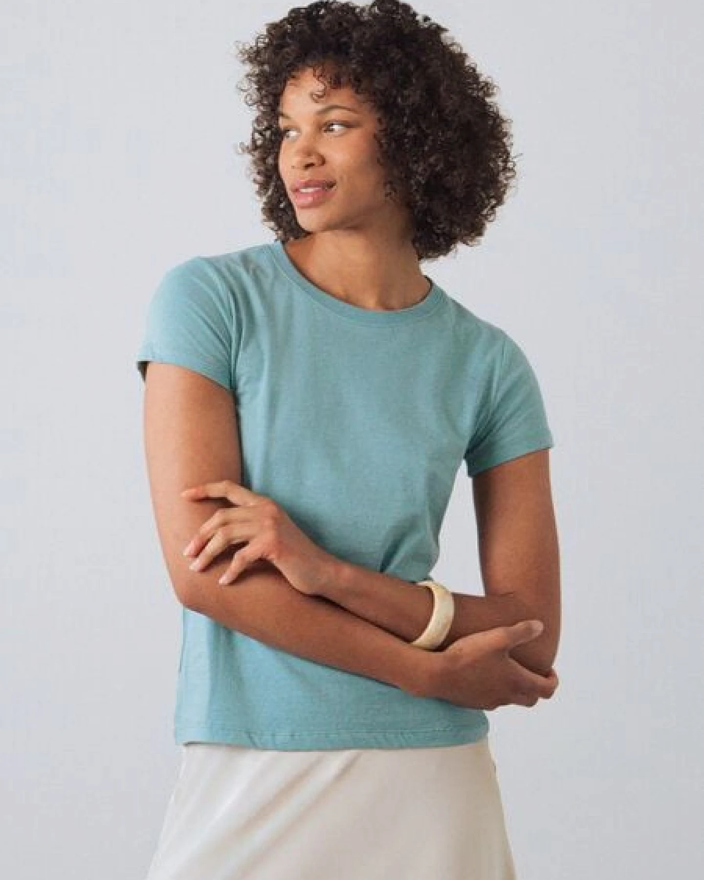 Honest Basics Damen Basic T-Shirt aus Bio- und recycelter Baumwolle – Ansicht 2