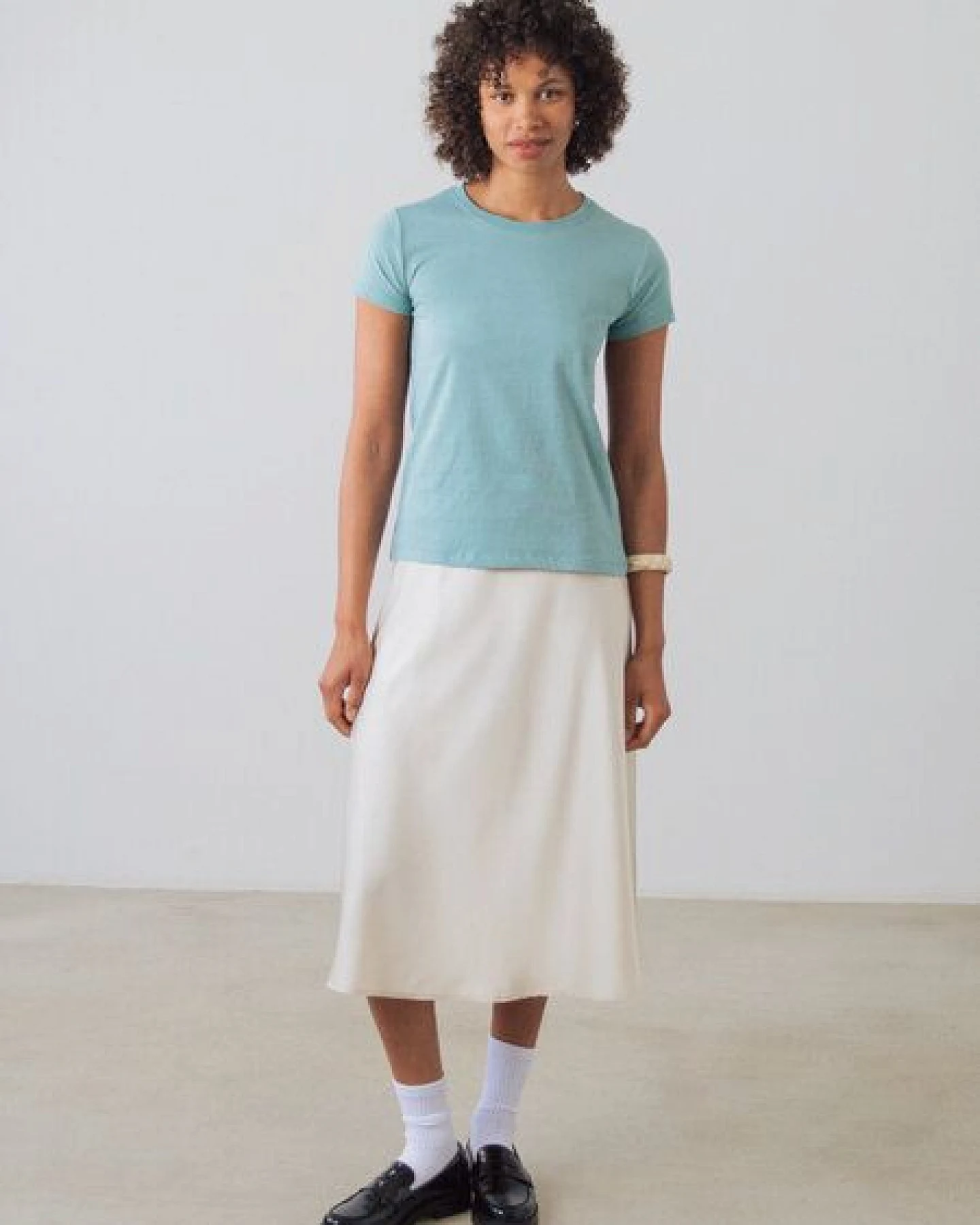 Honest Basics Damen Basic T-Shirt aus Bio- und recycelter Baumwolle – Ansicht 2