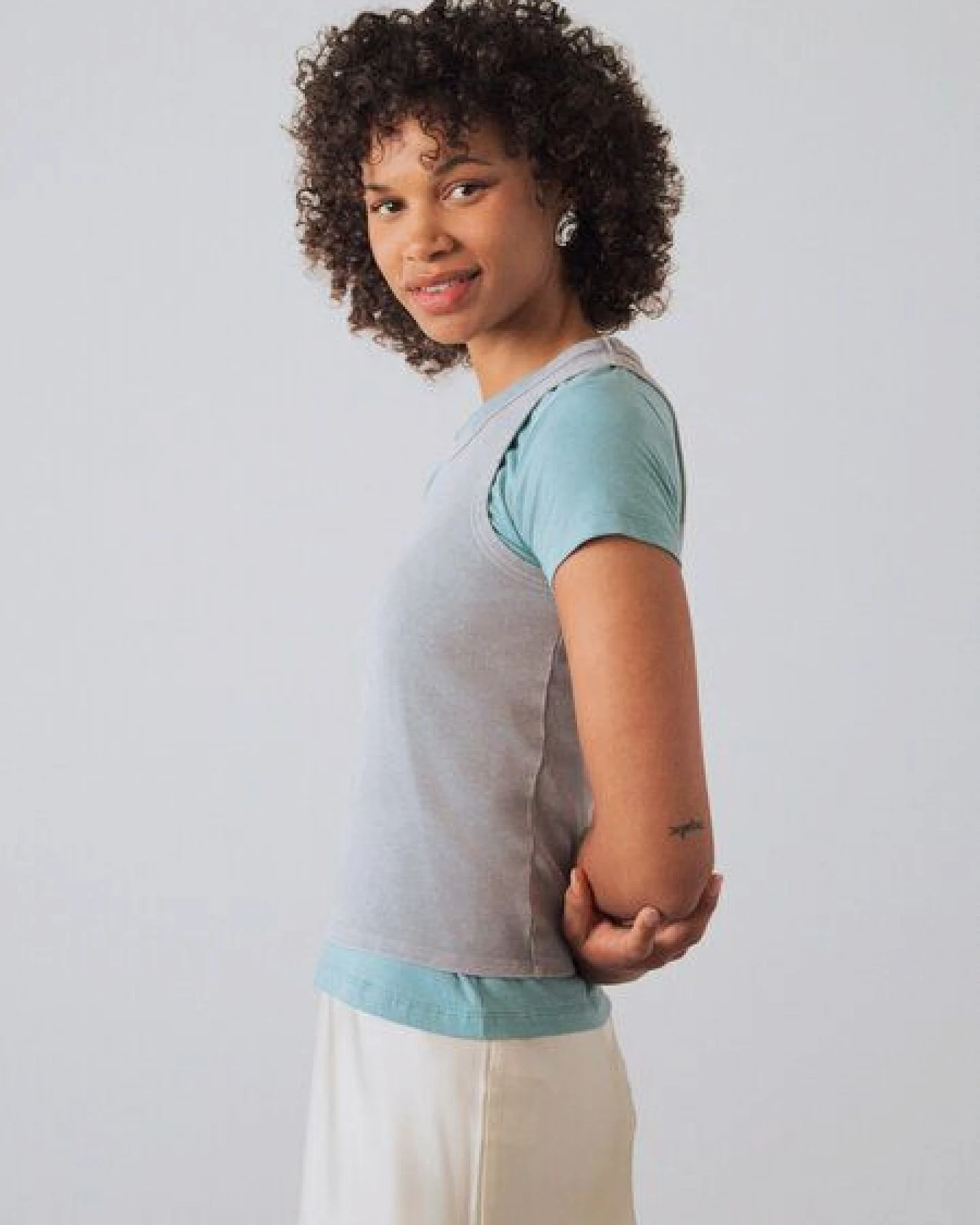 Honest Basics Damen Basic T-Shirt aus Bio- und recycelter Baumwolle – Ansicht 3
