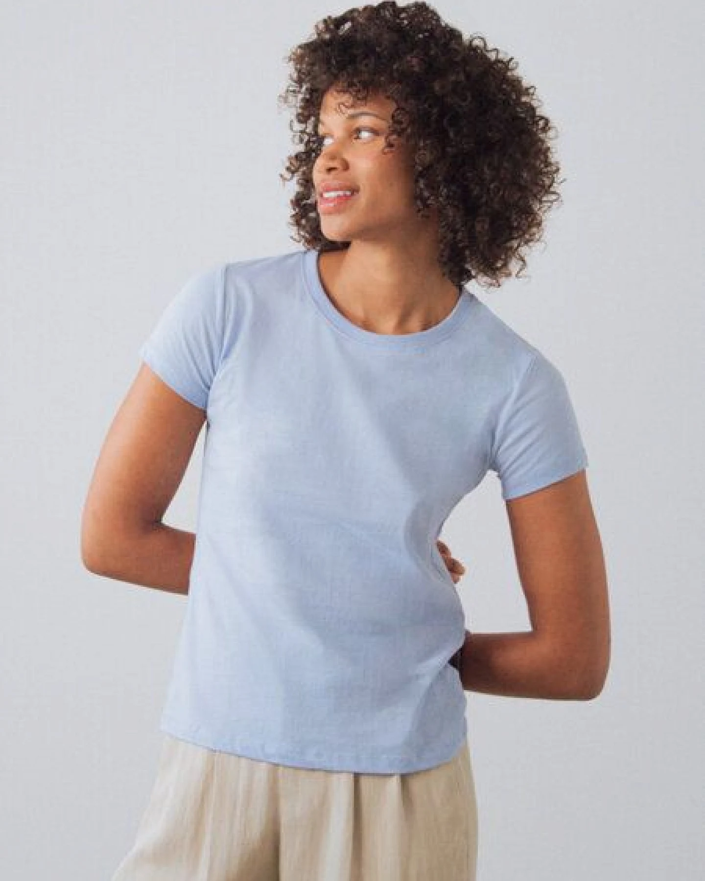 Honest Basics Damen Basic T-Shirt aus Bio- und recycelter Baumwolle – Ansicht 2