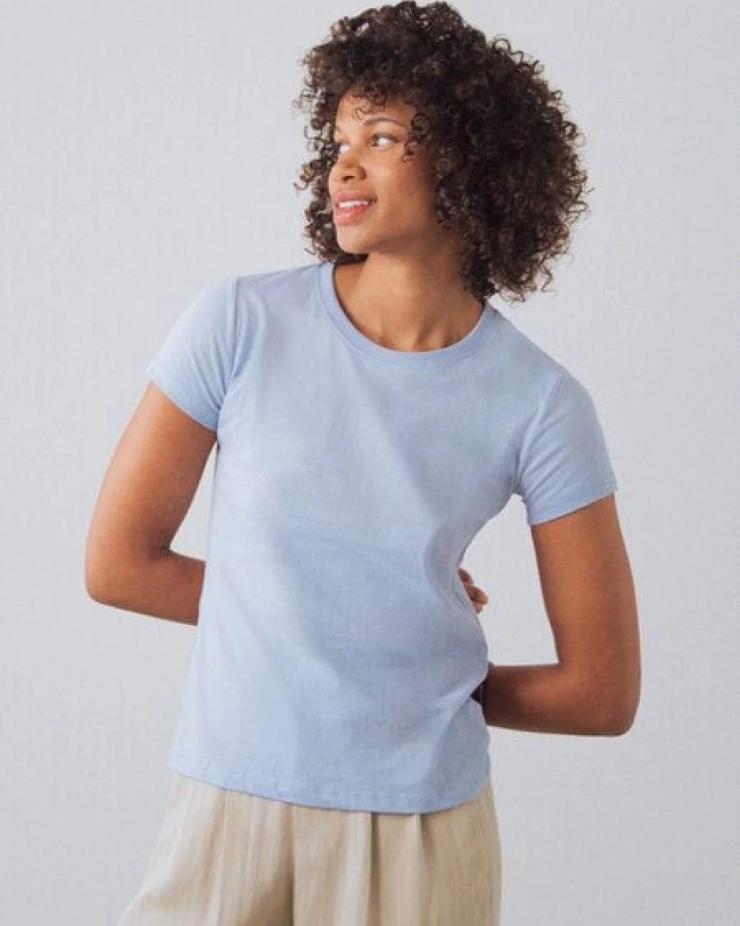 Honest Basics Damen Basic T-Shirt aus Bio- und recycelter Baumwolle – Ansicht 2