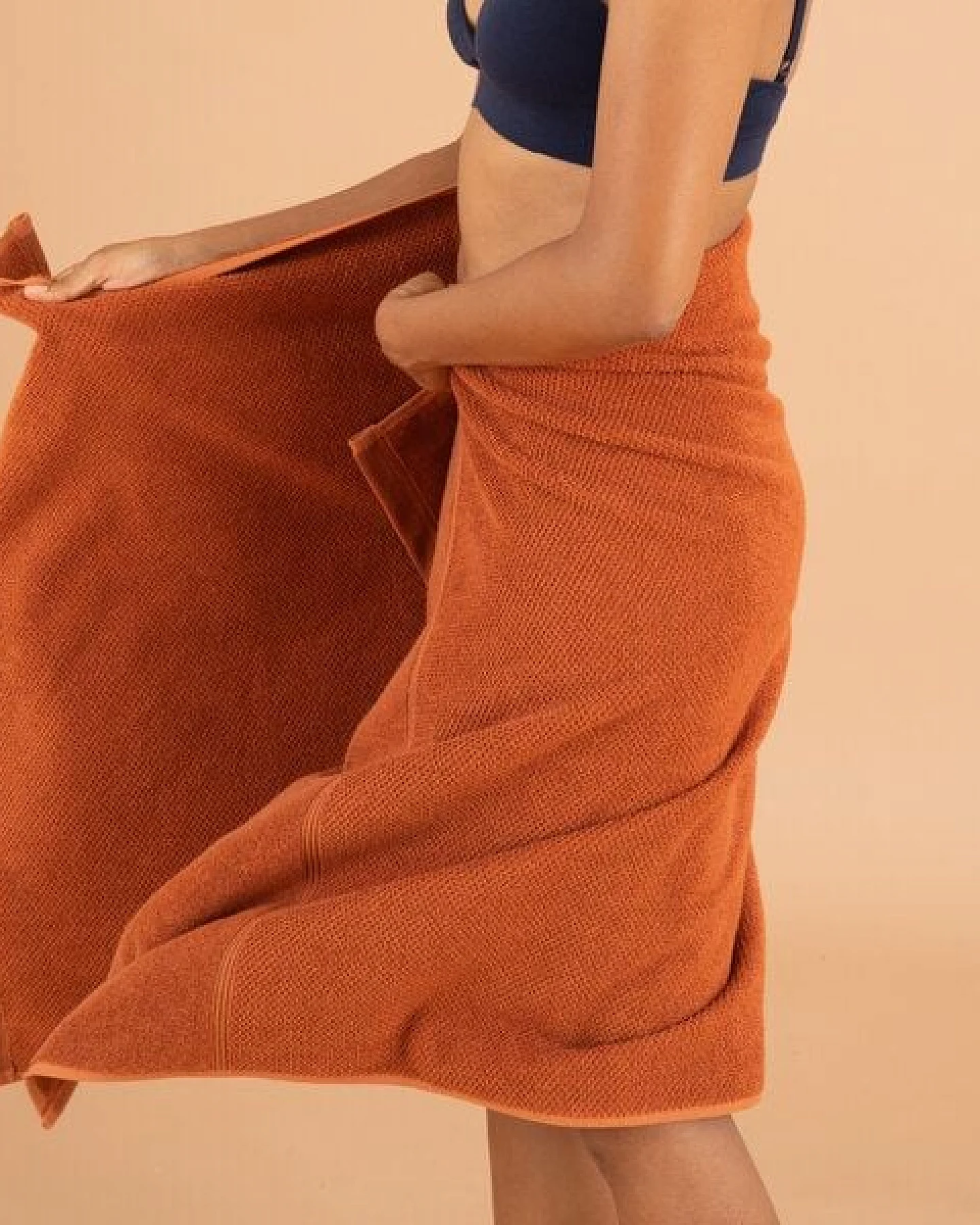 KUSHEL The Cosy Set - Handtuchset aus Biobaumwolle und Holzfaser – Ansicht 4