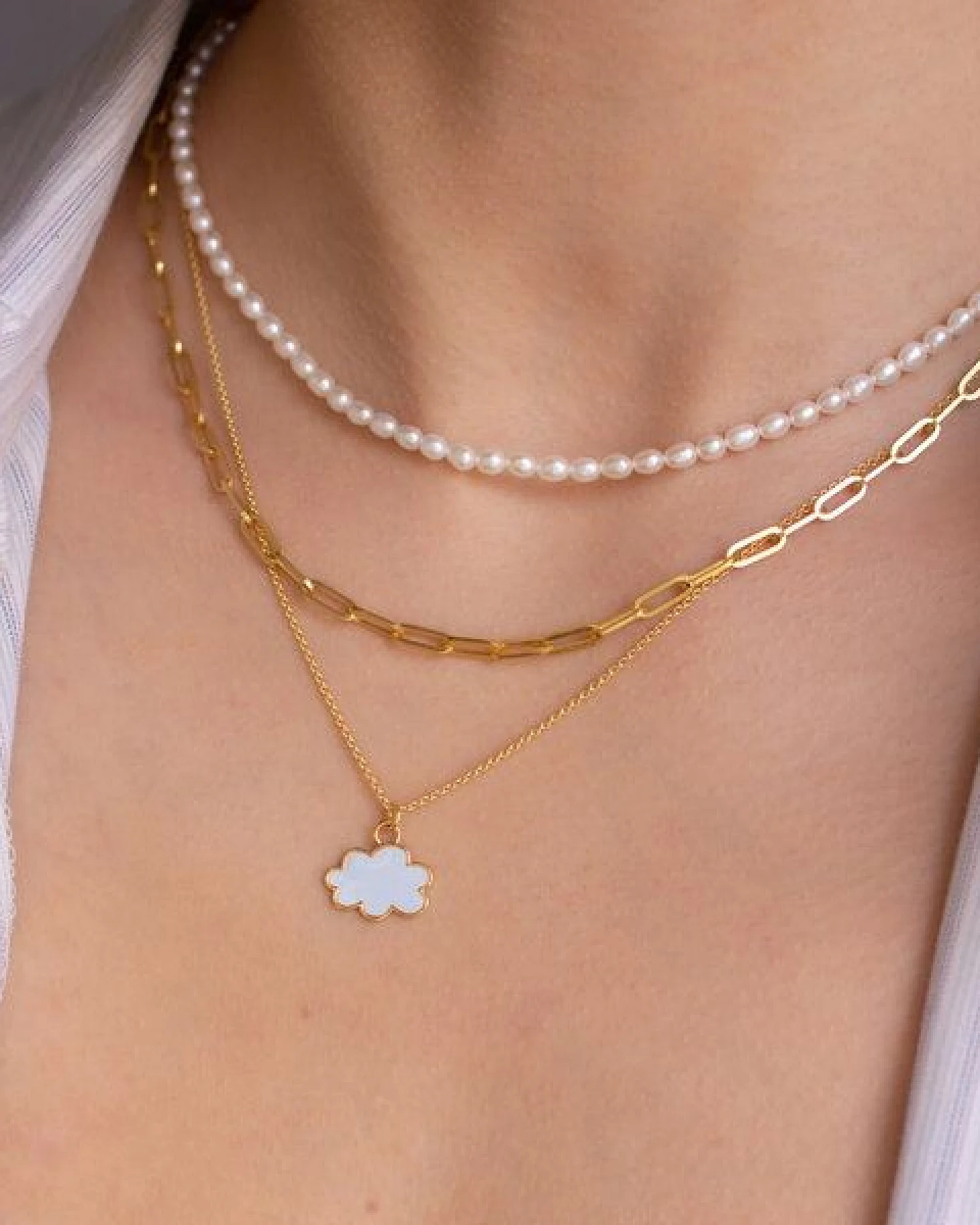 Paeoni Colors Halskette mit Wolken-Anhänger aus 18k Gold Vermeil, 925 Sterling Silber – Ansicht 4