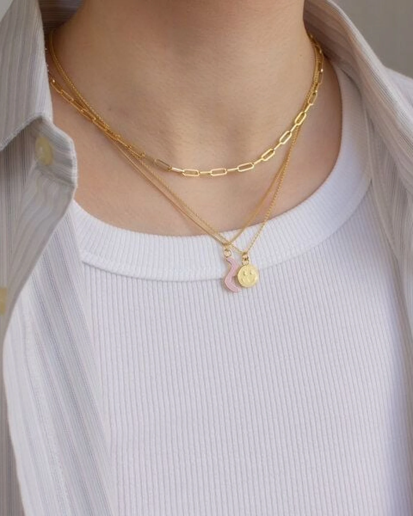 Paeoni Colors Halskette mit Curvy-Anhänger aus 18k Gold Vermeil, 925 Sterling Silber – Ansicht 4
