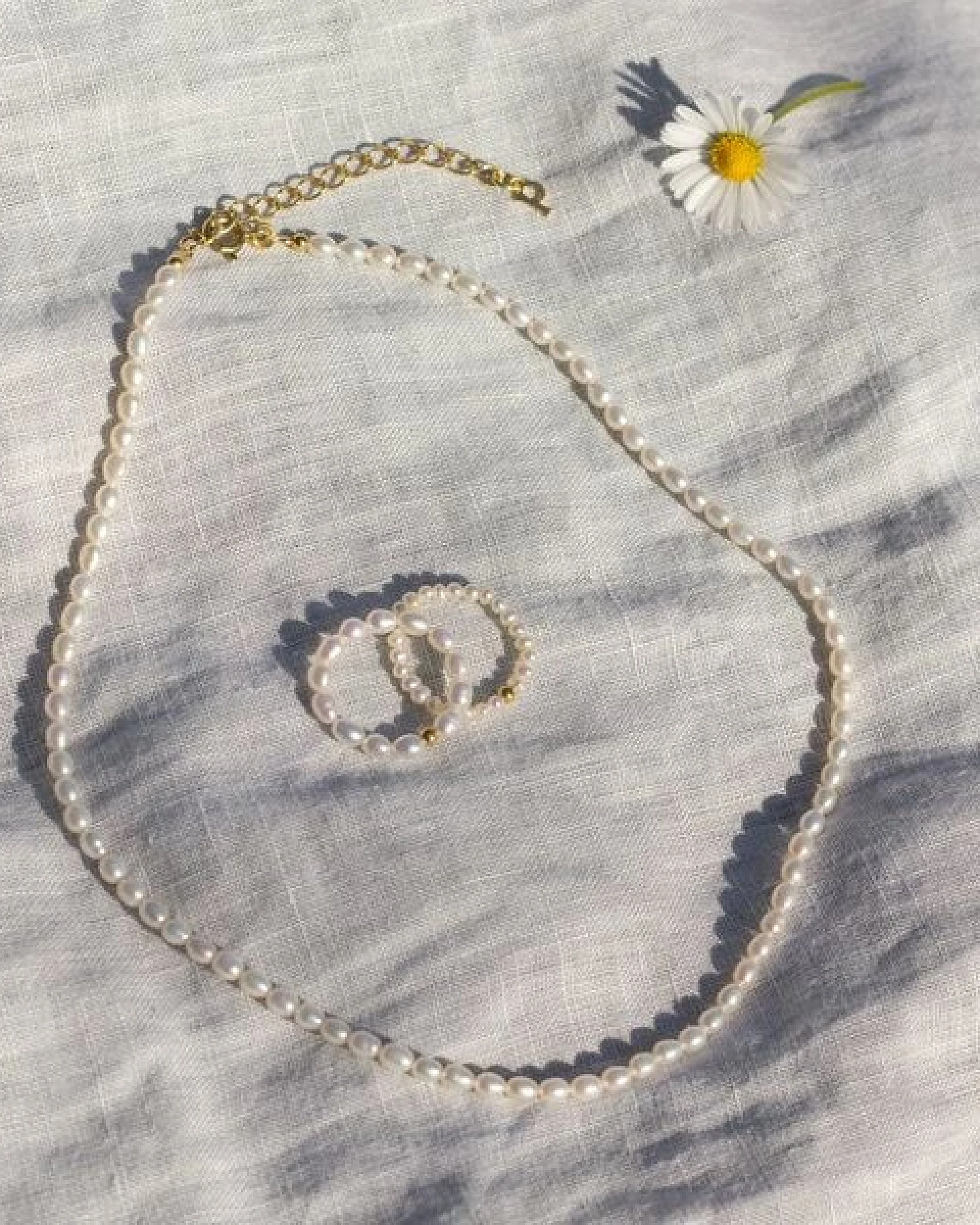 Paeoni Colors Klassische Perlenkette aus Süßwasserperlen und 18k Gold Vermeil, 925 Sterling Silber – Ansicht 3