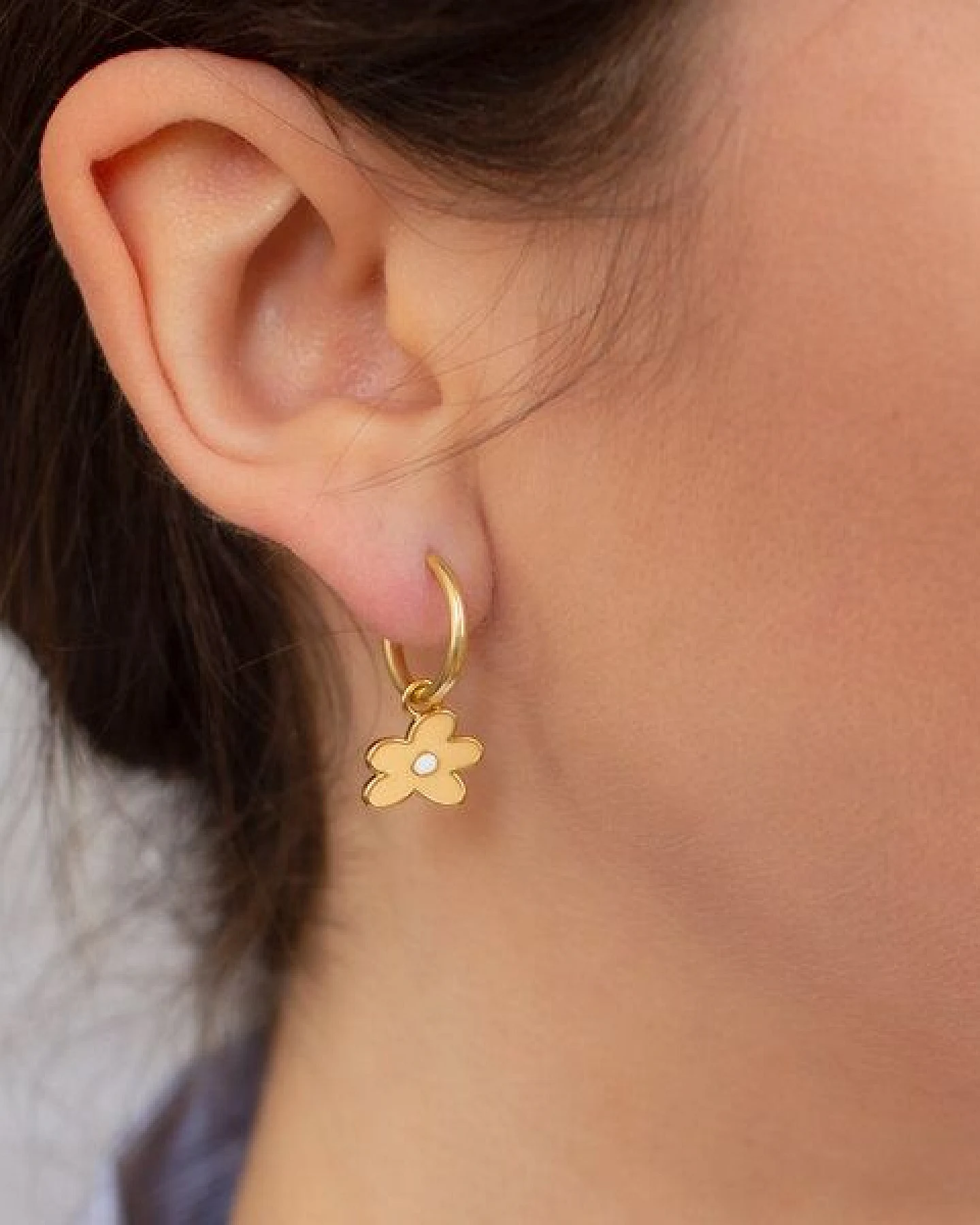 Paeoni Colors Blumen-Creolen, Ohrringe aus 18k Gold Vermeil, 925 Sterling Silber – Ansicht 2