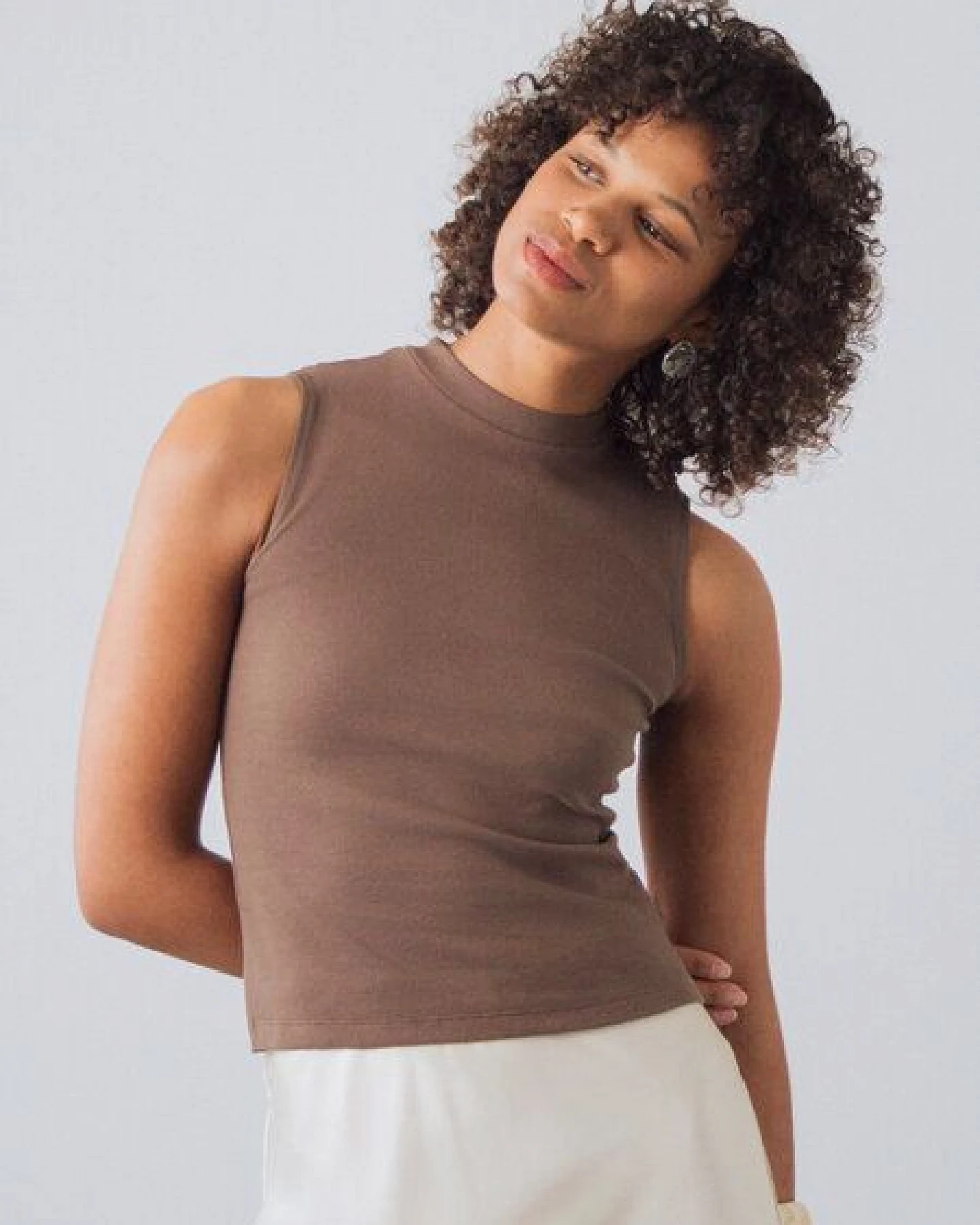 Honest Basics Damen Mock-Top aus Bio- und recycelter Baumwolle – Ansicht 3