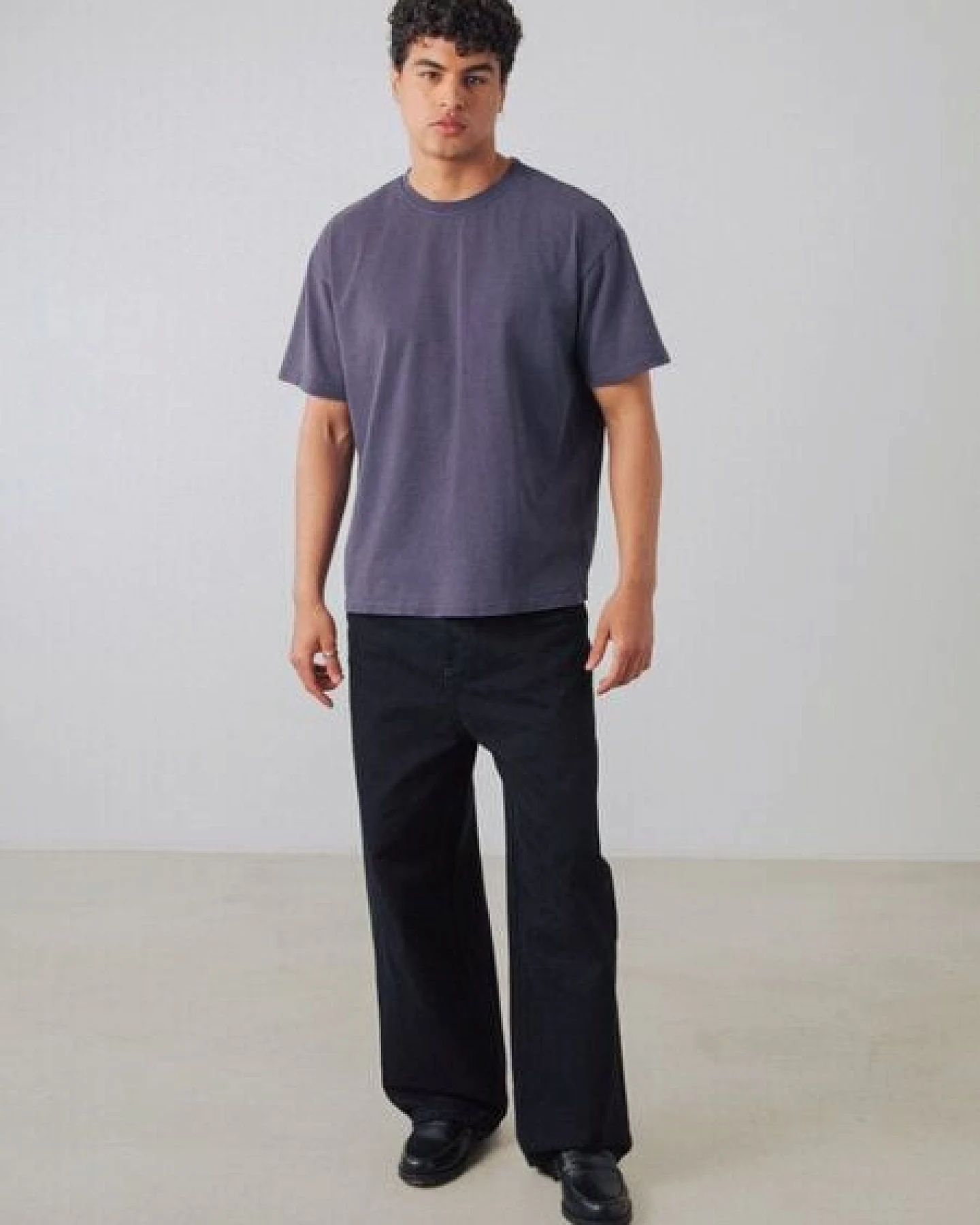 Honest Basics OG Shirt aus Bio- und recycelter Baumwolle – Ansicht 4