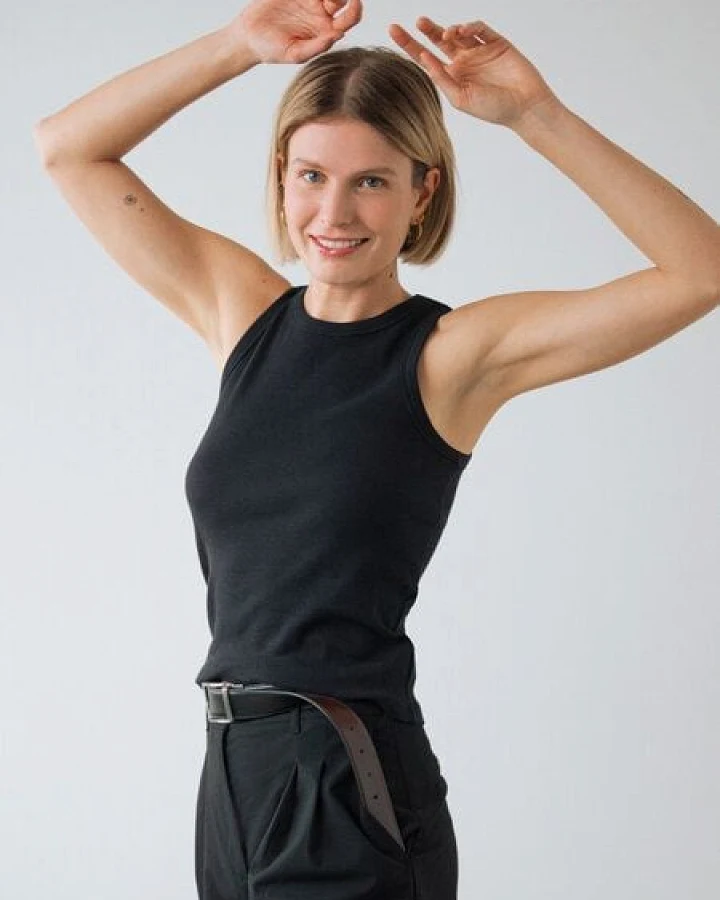 Honest Basics Damen Geripptes Racer-Top aus Bio- und recycelter Baumwolle