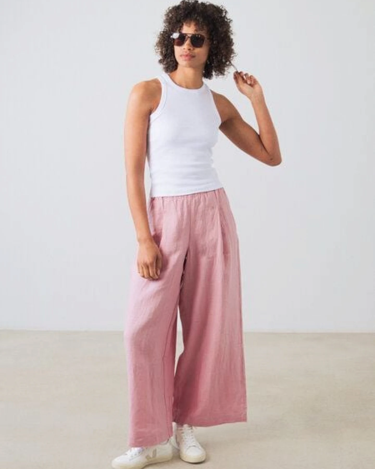 Honest Basics Damen Geripptes Racer-Top aus Bio- und recycelter Baumwolle – Ansicht 4