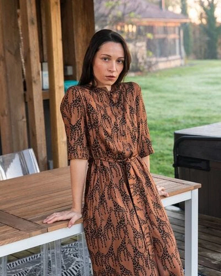 WiDDA berlin Hemdblusenkleid mit Giraffenprint aus ECOVERO®