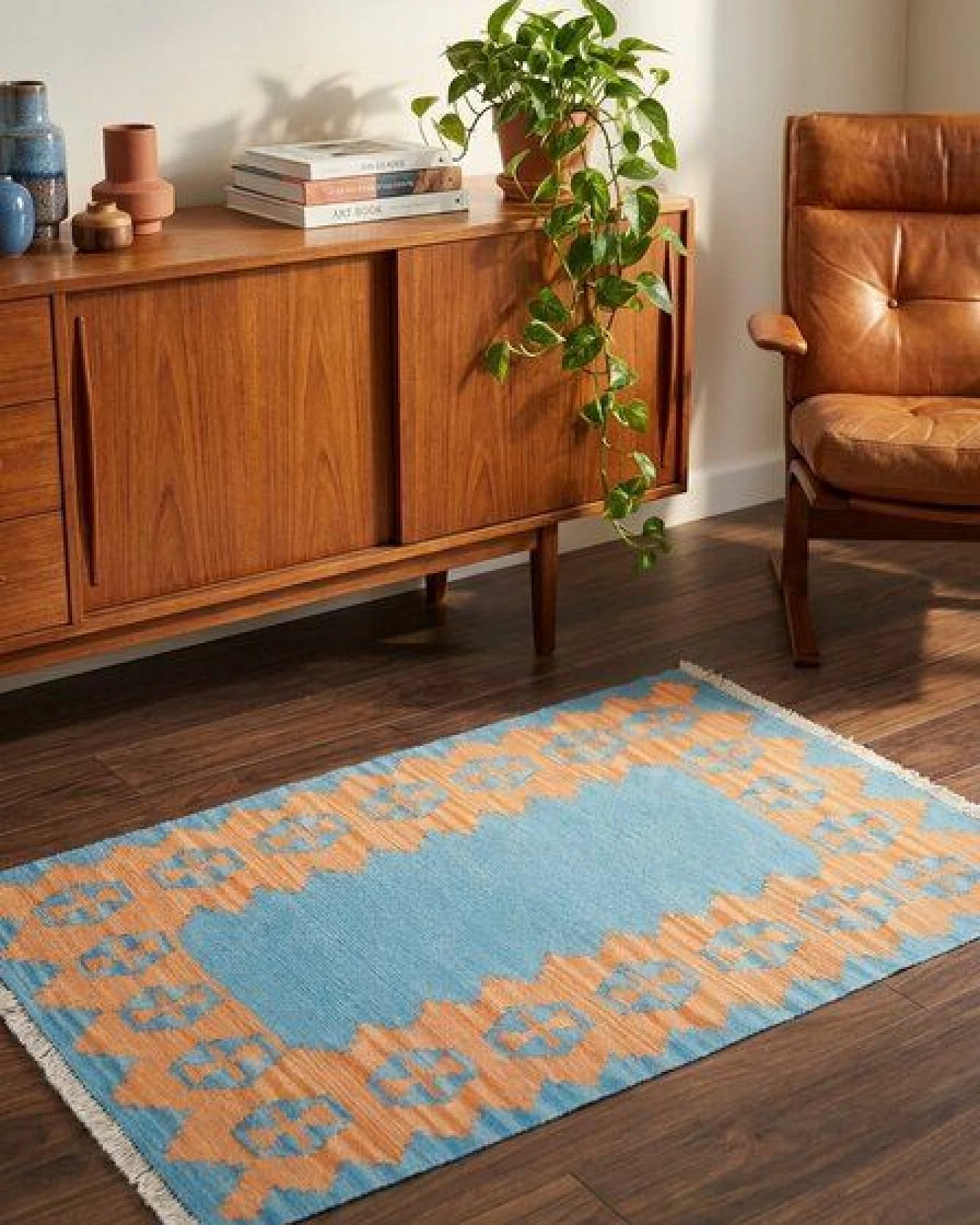 Kelim Gashgai Blau „Rugtales“ aus Schurwolle, 85x119 cm – Ansicht 2