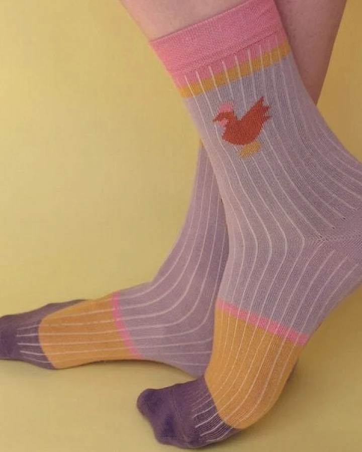 Fräulein Prusselise Huhn Socke colourblock Rippe Hahn Henne Hühner Ostern Bauernhof rosa, gelb
