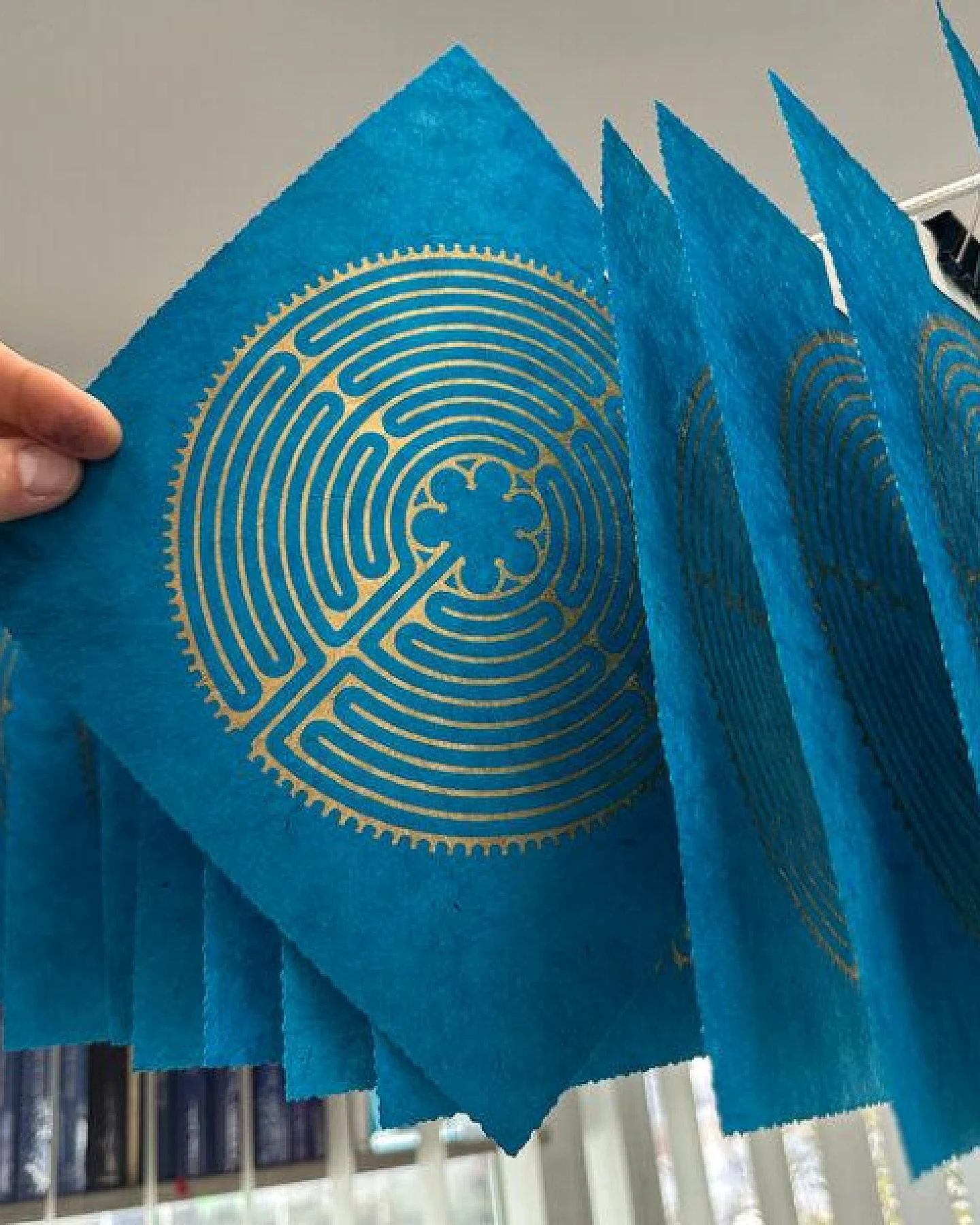 Veskor Cassiopeia LABYRINTH VON CHARTRES der Kathedrale Notre-Dame Linoldruck – Ansicht 3