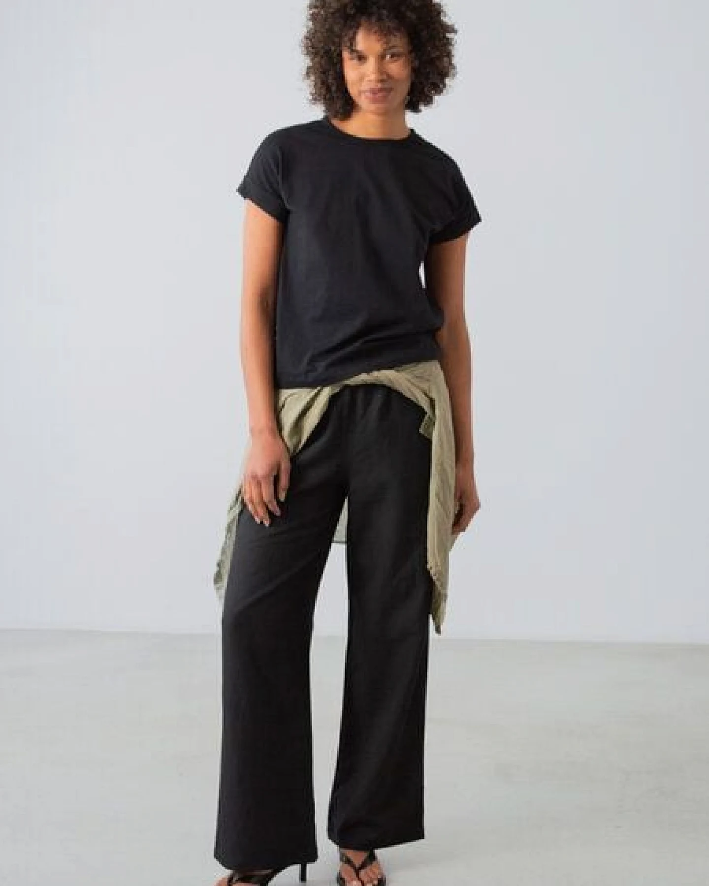 Honest Basics Damen Flügelärmeln T-Shirt aus Bio- und recycelter Baumwolle – Ansicht 2