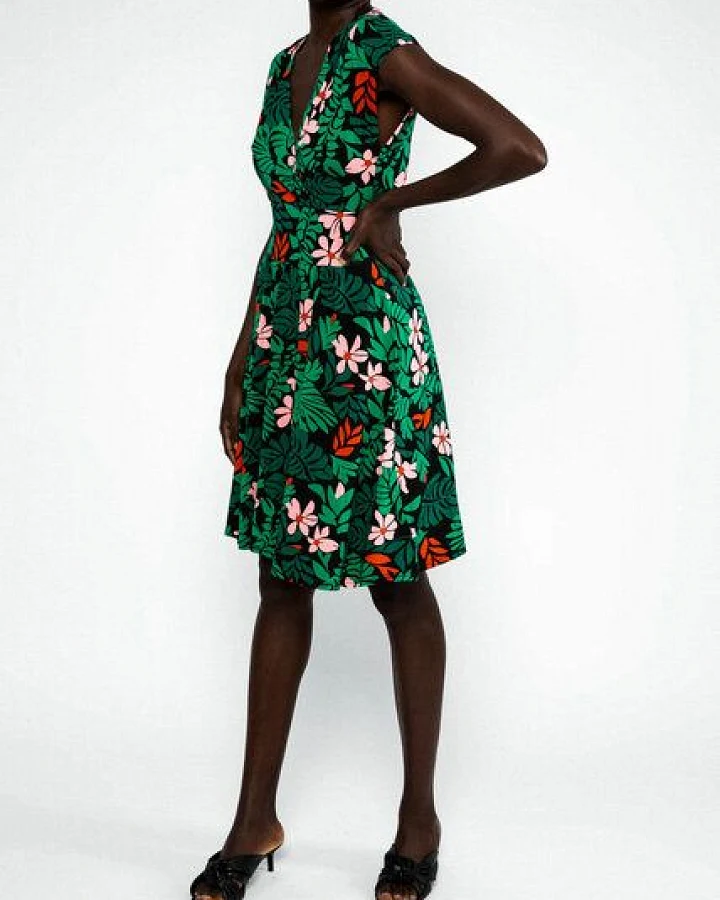 Blutsgeschwister Gemustertes Kleid aus EcoVero "La Vie Est Belle En Été"