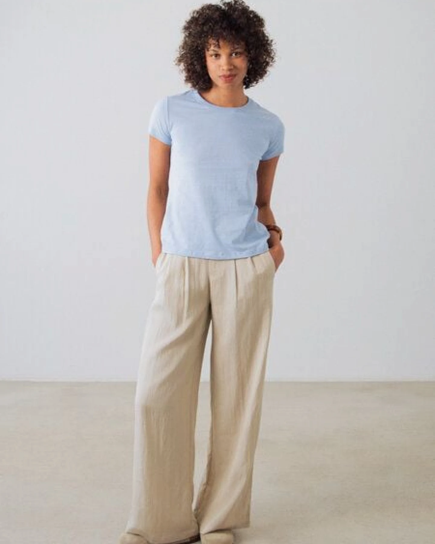 Honest Basics Damen Basic T-Shirt aus Bio- und recycelter Baumwolle – Ansicht 3