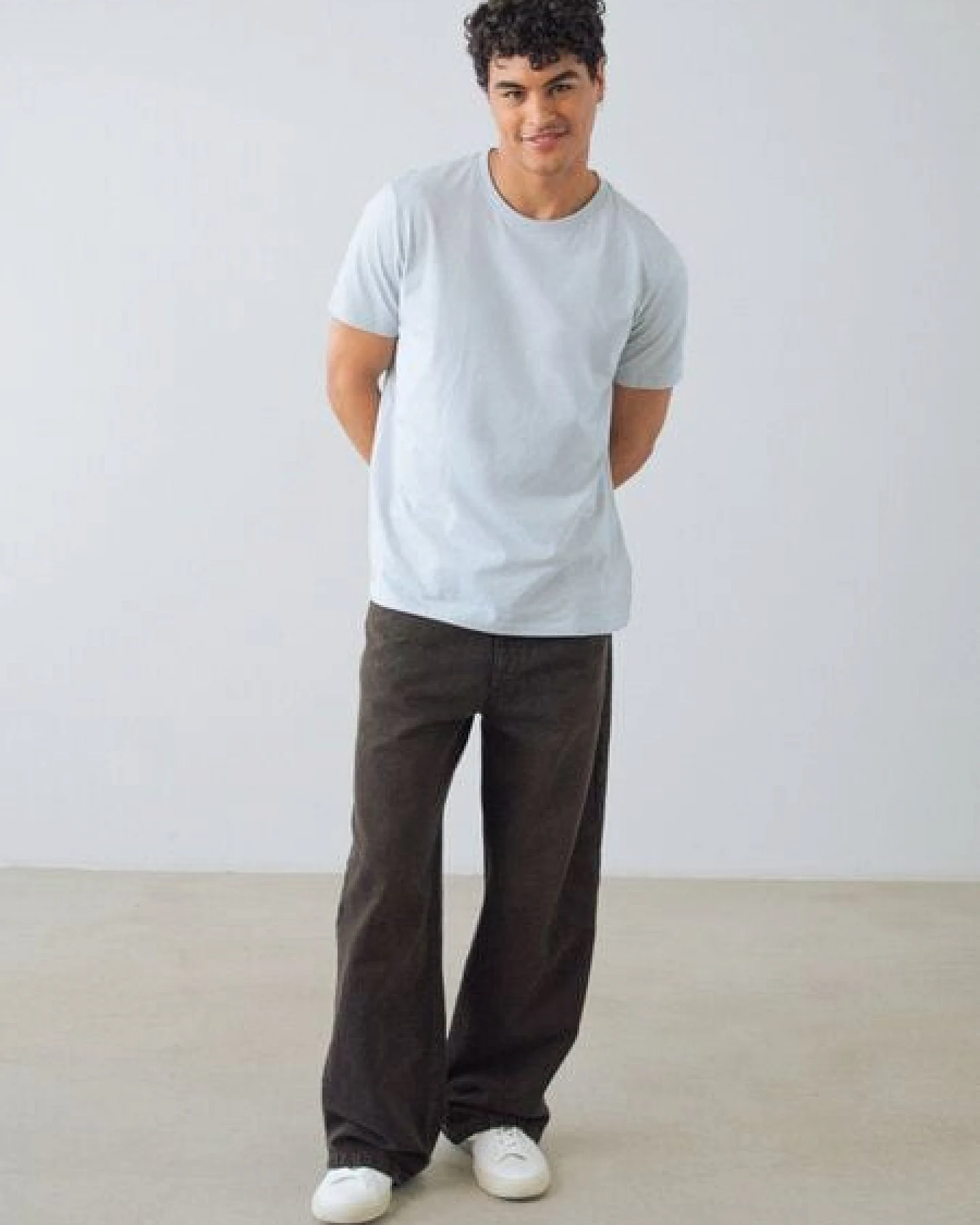 Honest Basics Herren Basic T-Shirt aus Bio- und recycelter Baumwolle – Ansicht 2