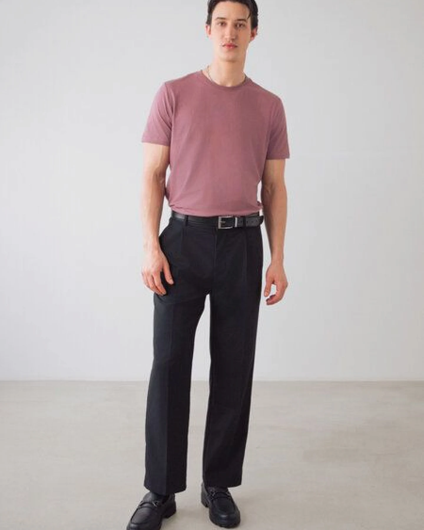 Honest Basics Herren Basic T-Shirt aus Bio- und recycelter Baumwolle – Ansicht 4