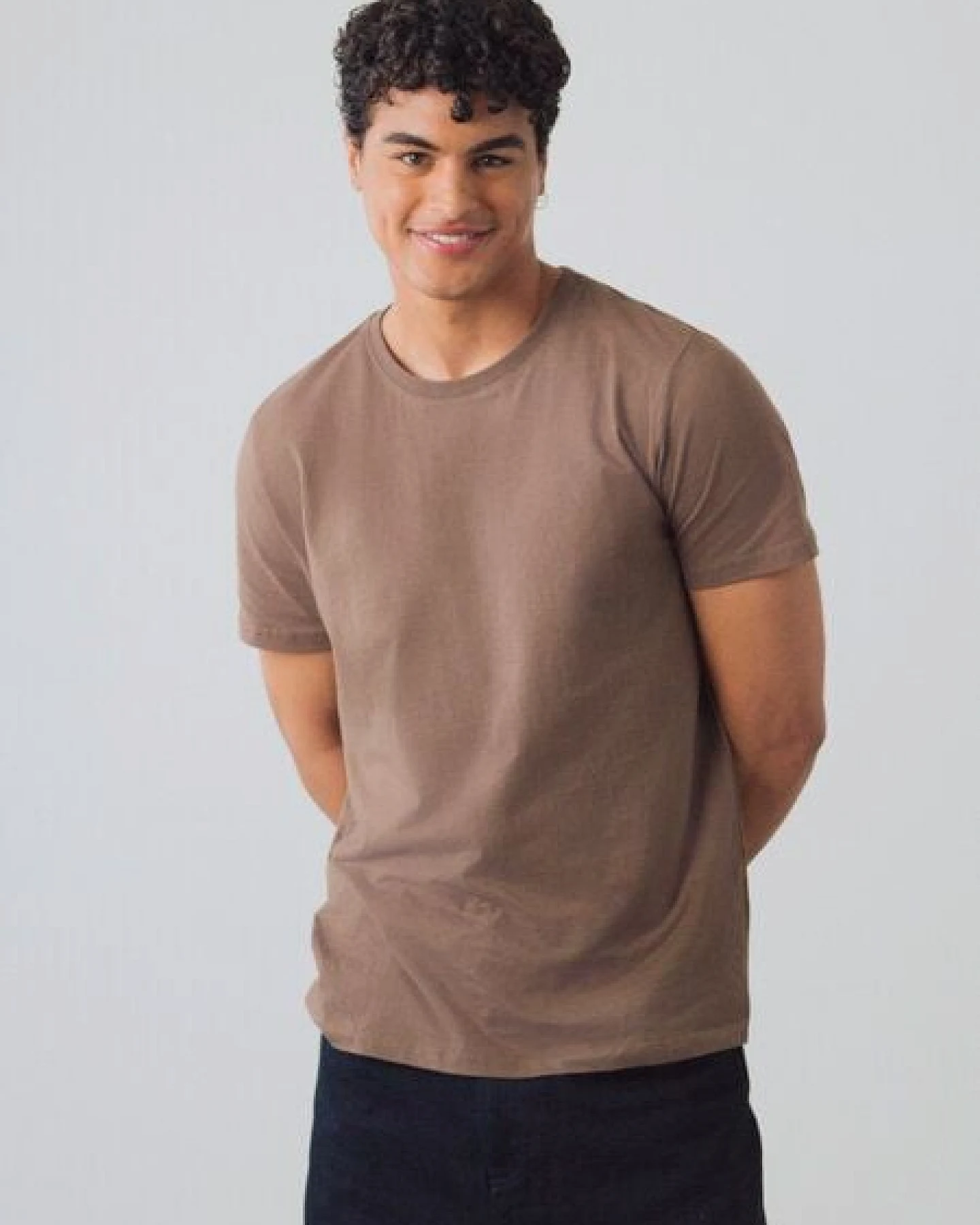 Honest Basics Herren Basic T-Shirt aus Bio- und recycelter Baumwolle – Ansicht 4