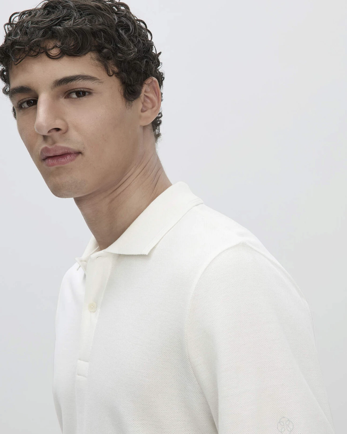 hessnatur Herren Piqué Polo Regular aus Bio-Baumwolle - weiß - Größe 46 – Ansicht 4