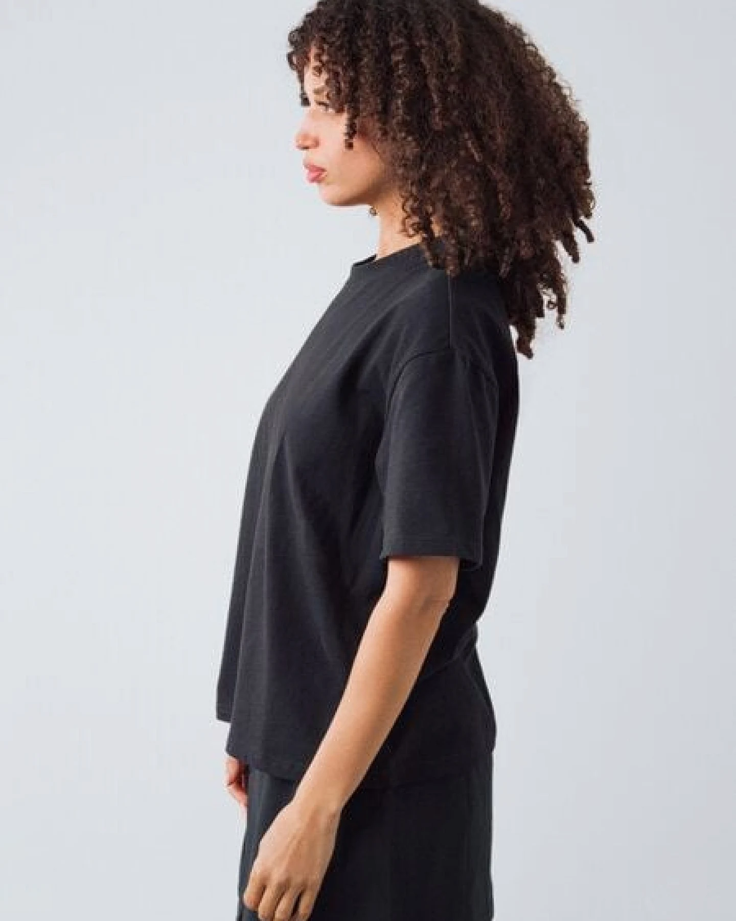 Honest Basics OG Shirt aus Bio- und recycelter Baumwolle – Ansicht 4