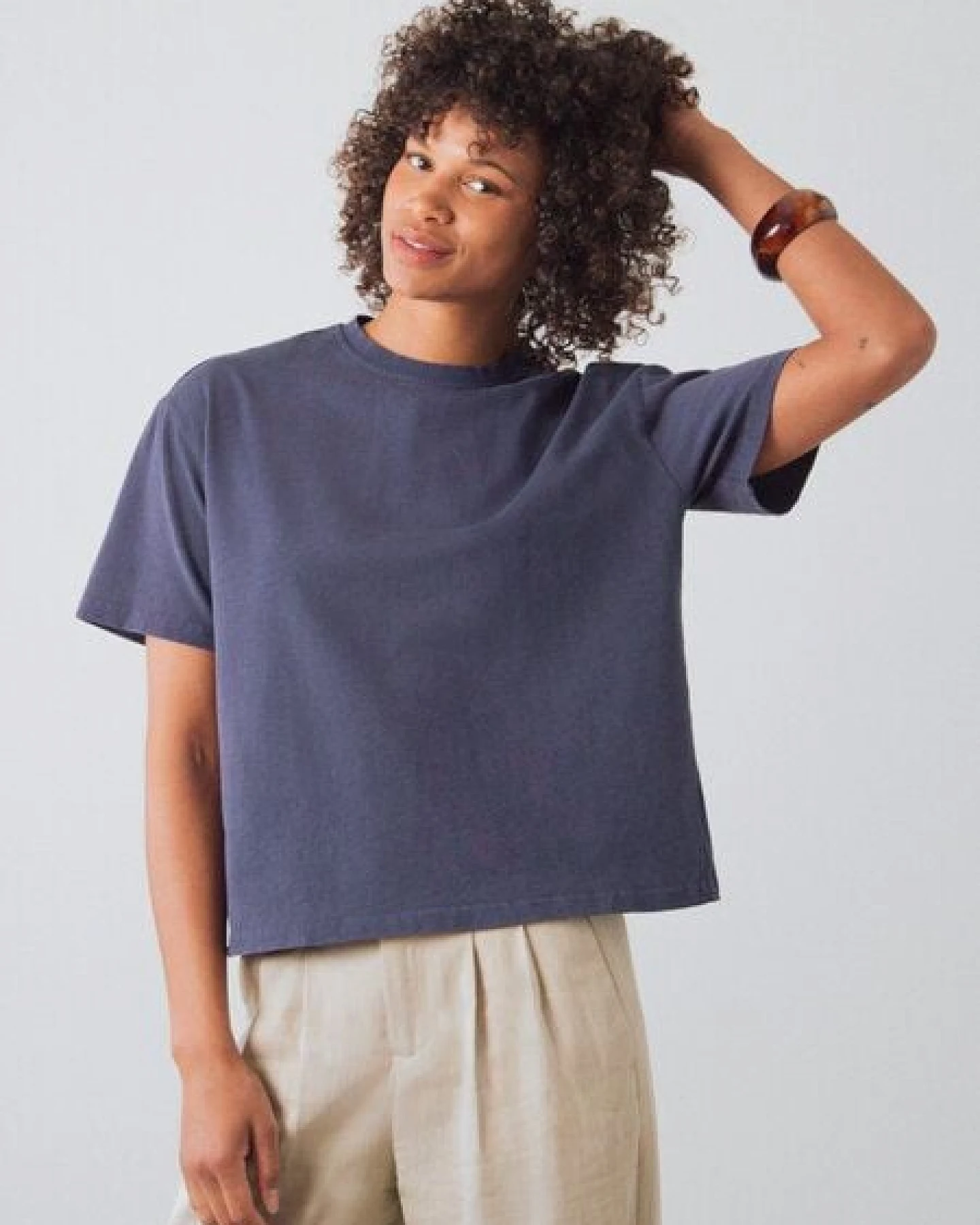 Honest Basics OG Shirt aus Bio- und recycelter Baumwolle – Ansicht 4