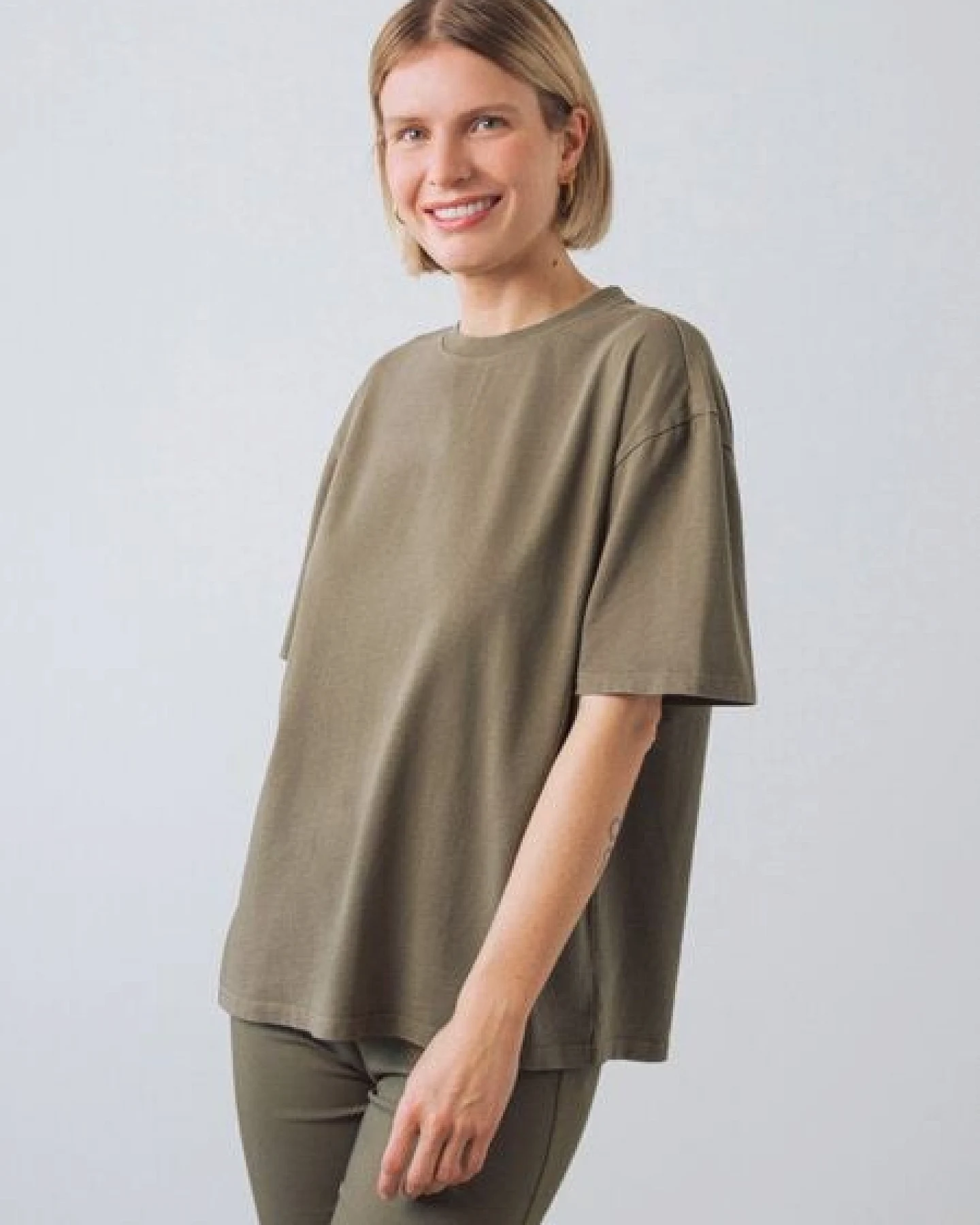 Honest Basics OG Shirt aus Bio- und recycelter Baumwolle – Ansicht 3