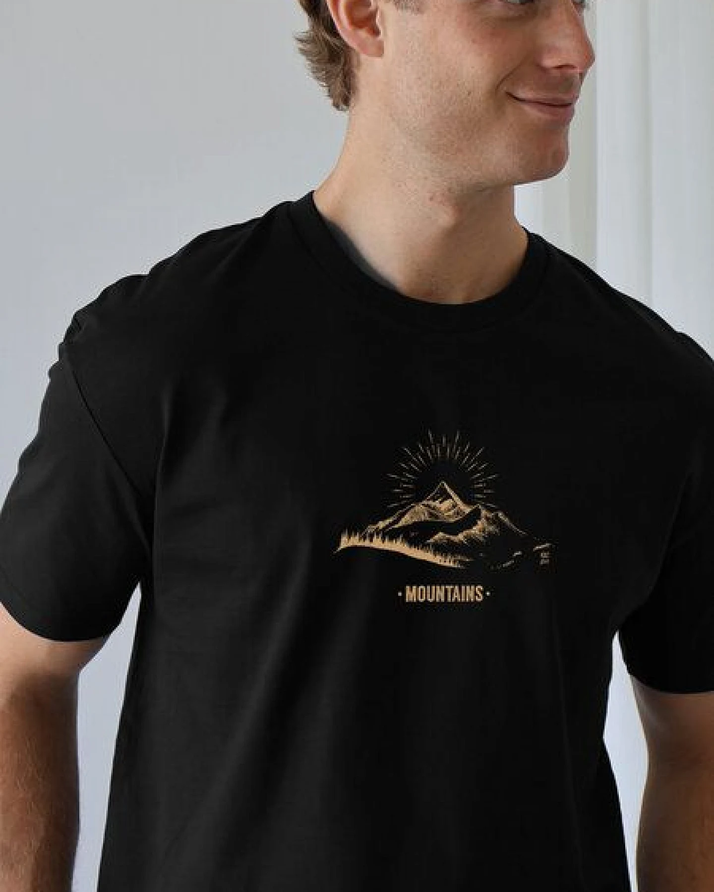 Kultgut Artdesign- Biofair Shirt / Hand Drawn Mountains – Ansicht 2