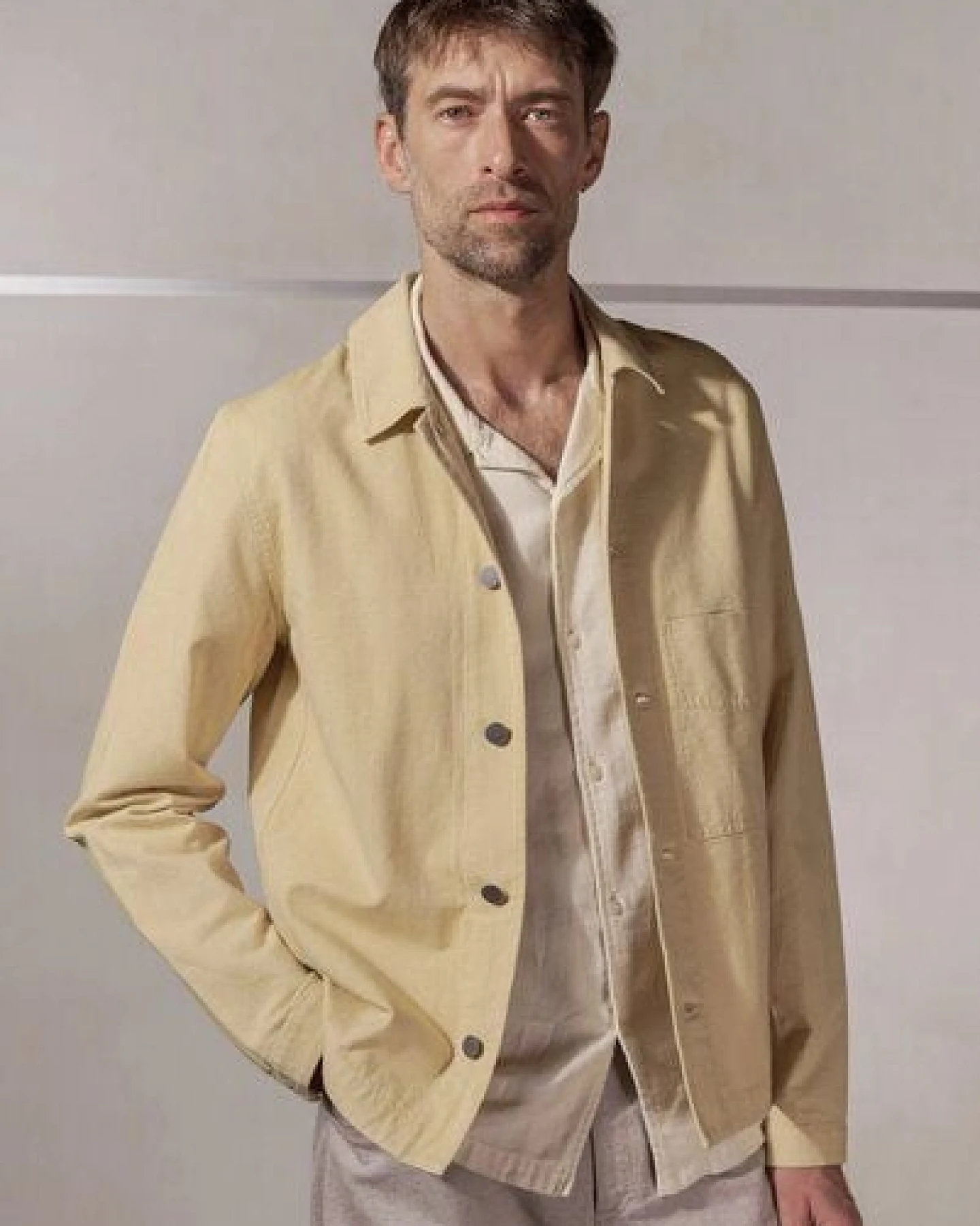 About Companions Lässige Jacke ASIR aus festem 230g Bio-Baumwoll-Canvas. – Ansicht 2