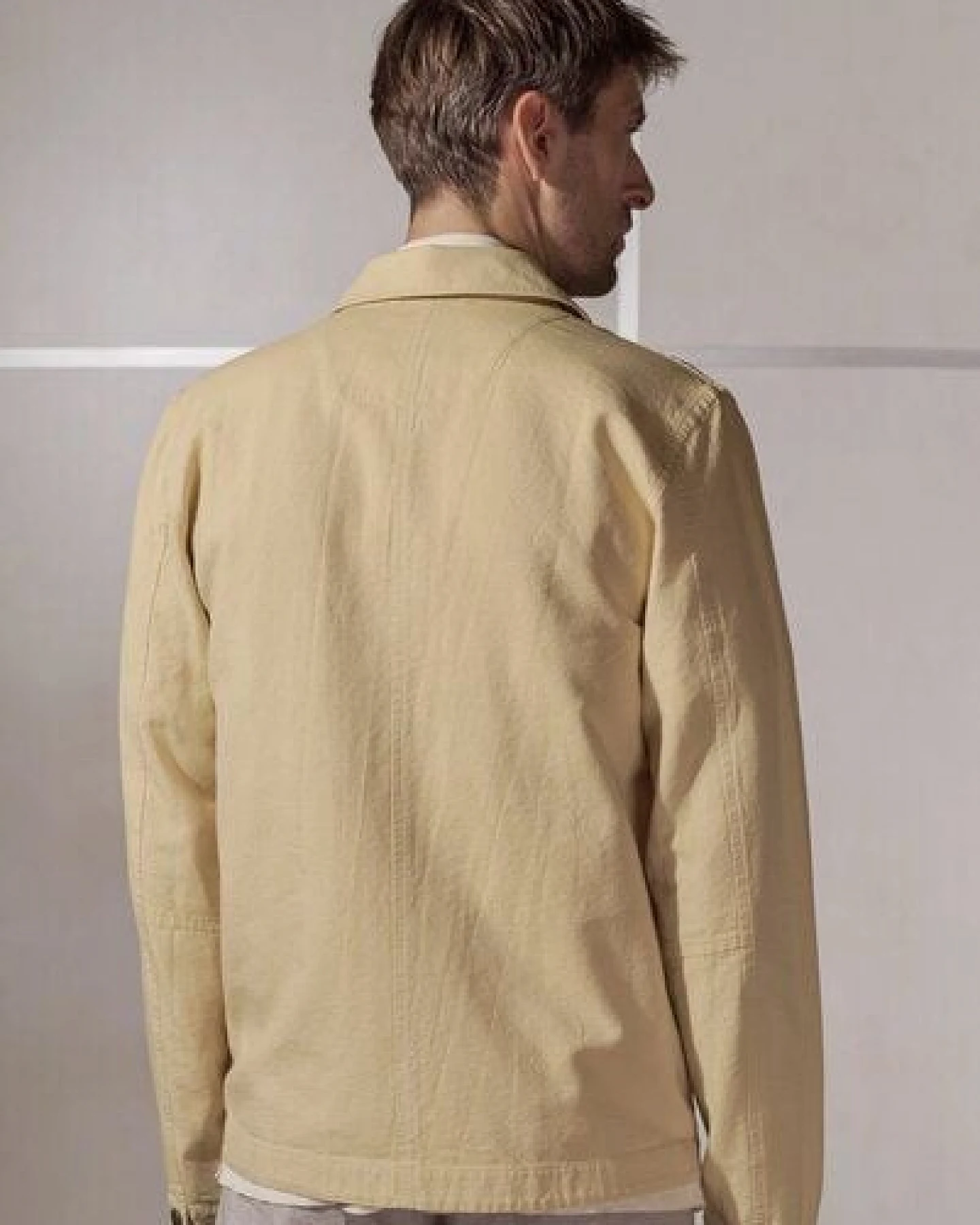 About Companions Lässige Jacke ASIR aus festem 230g Bio-Baumwoll-Canvas. – Ansicht 3