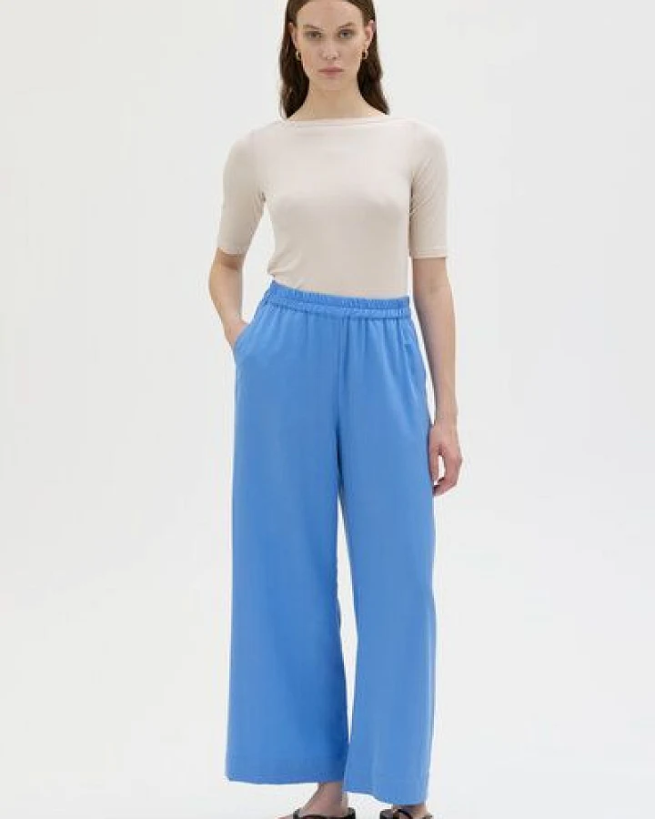 Blau