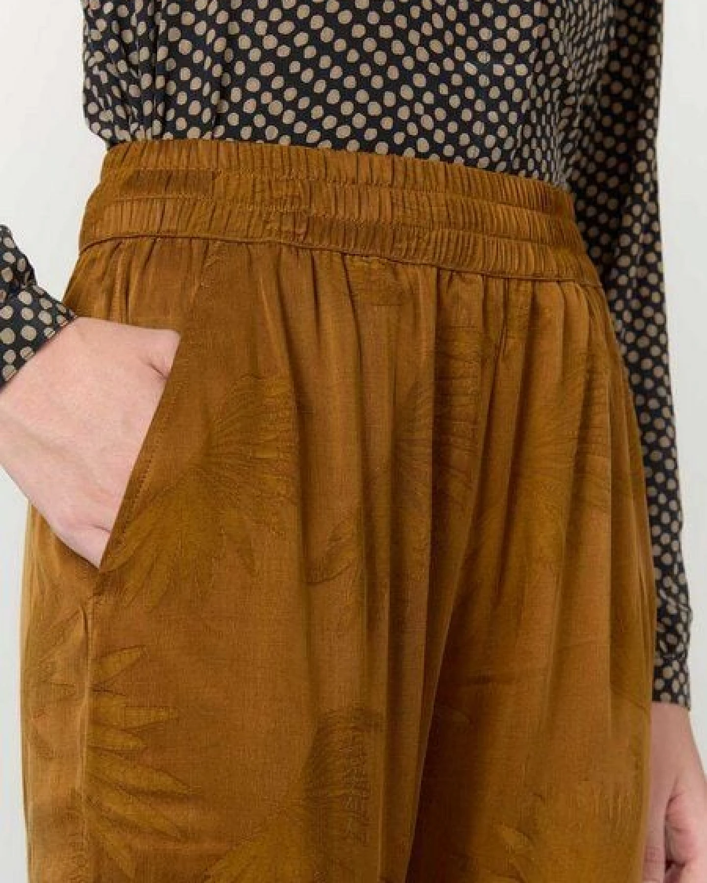 Yahmo Hilde Hose Cupro – Ansicht 4