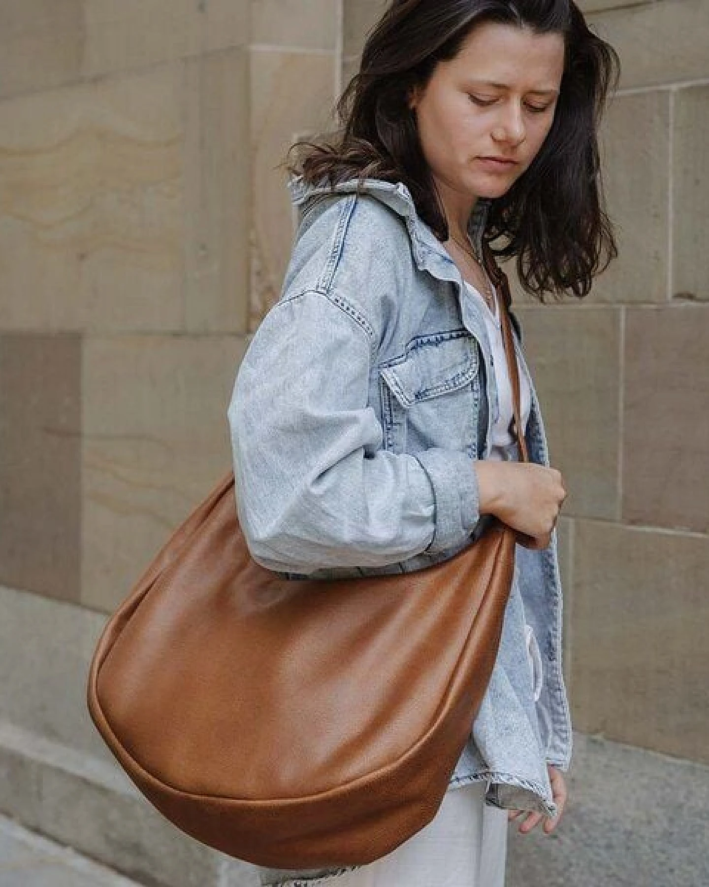 BOWLEANIES TASCHEN Moon Bag XXL aus Lederfaserstoff – Ansicht 3