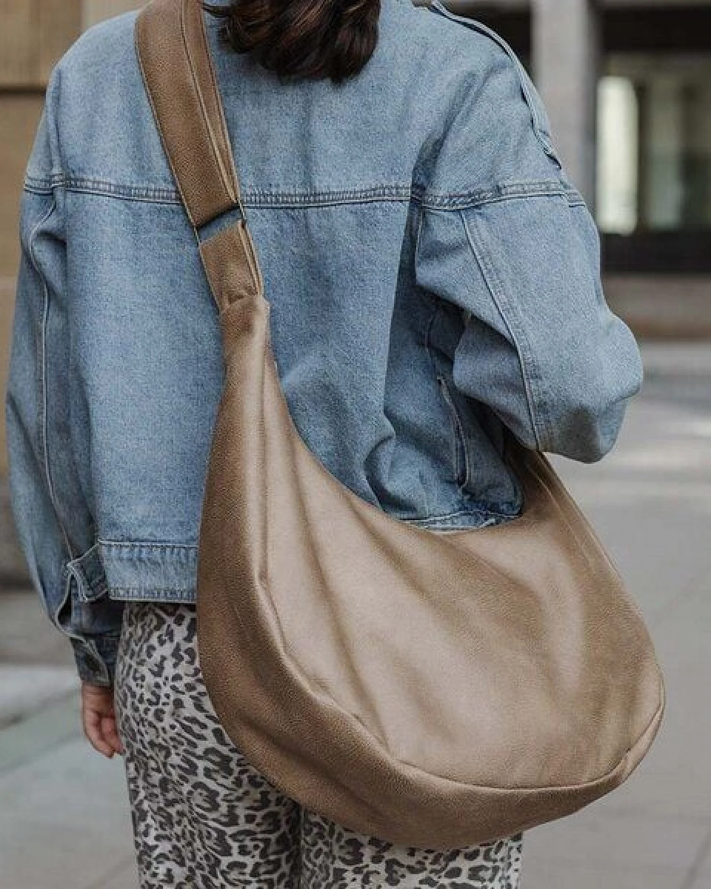 BOWLEANIES TASCHEN Moon Bag XXL aus Lederfaserstoff – Ansicht 2