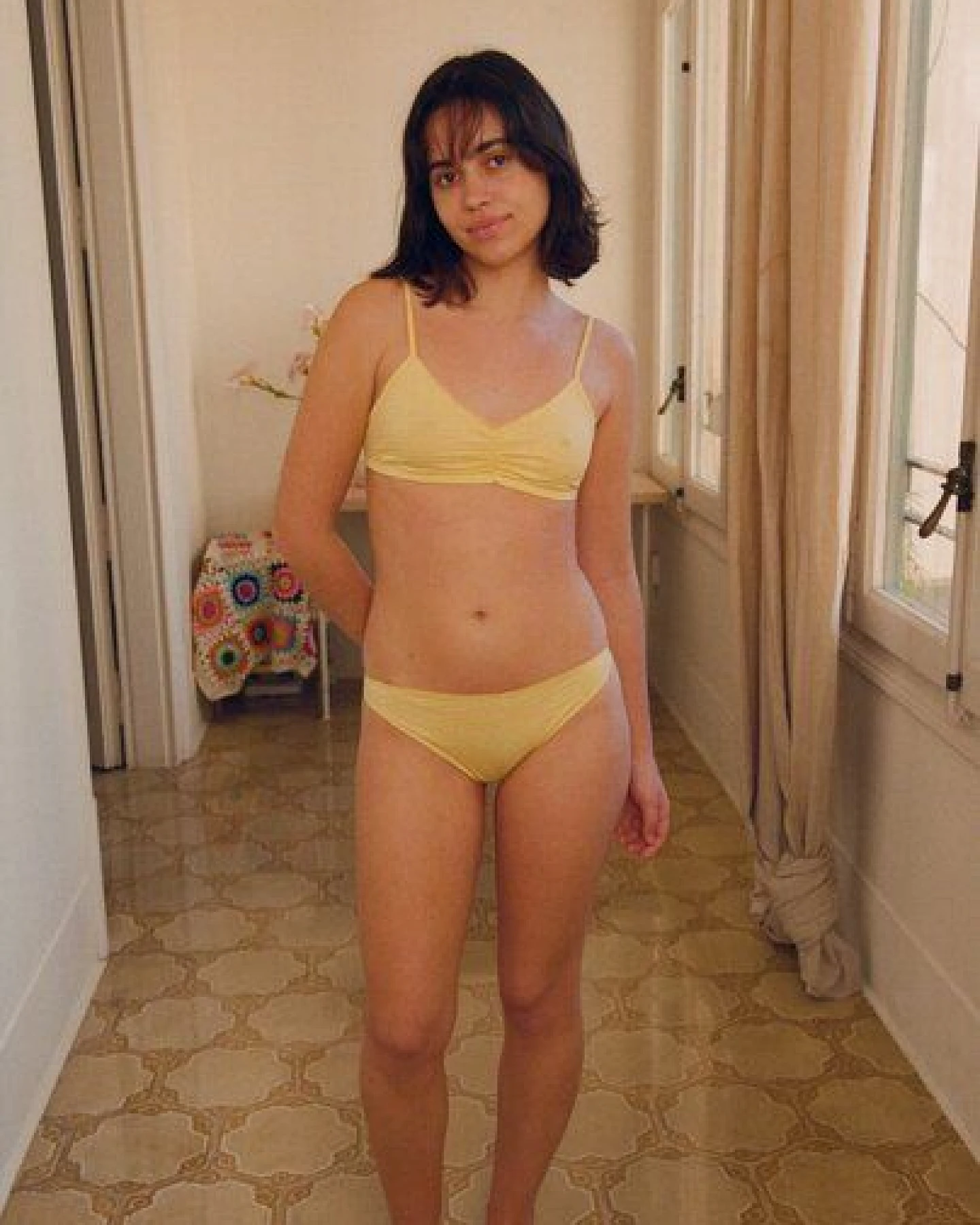 Nénés Zeitlose Unterhose – Gelb – Ansicht 4