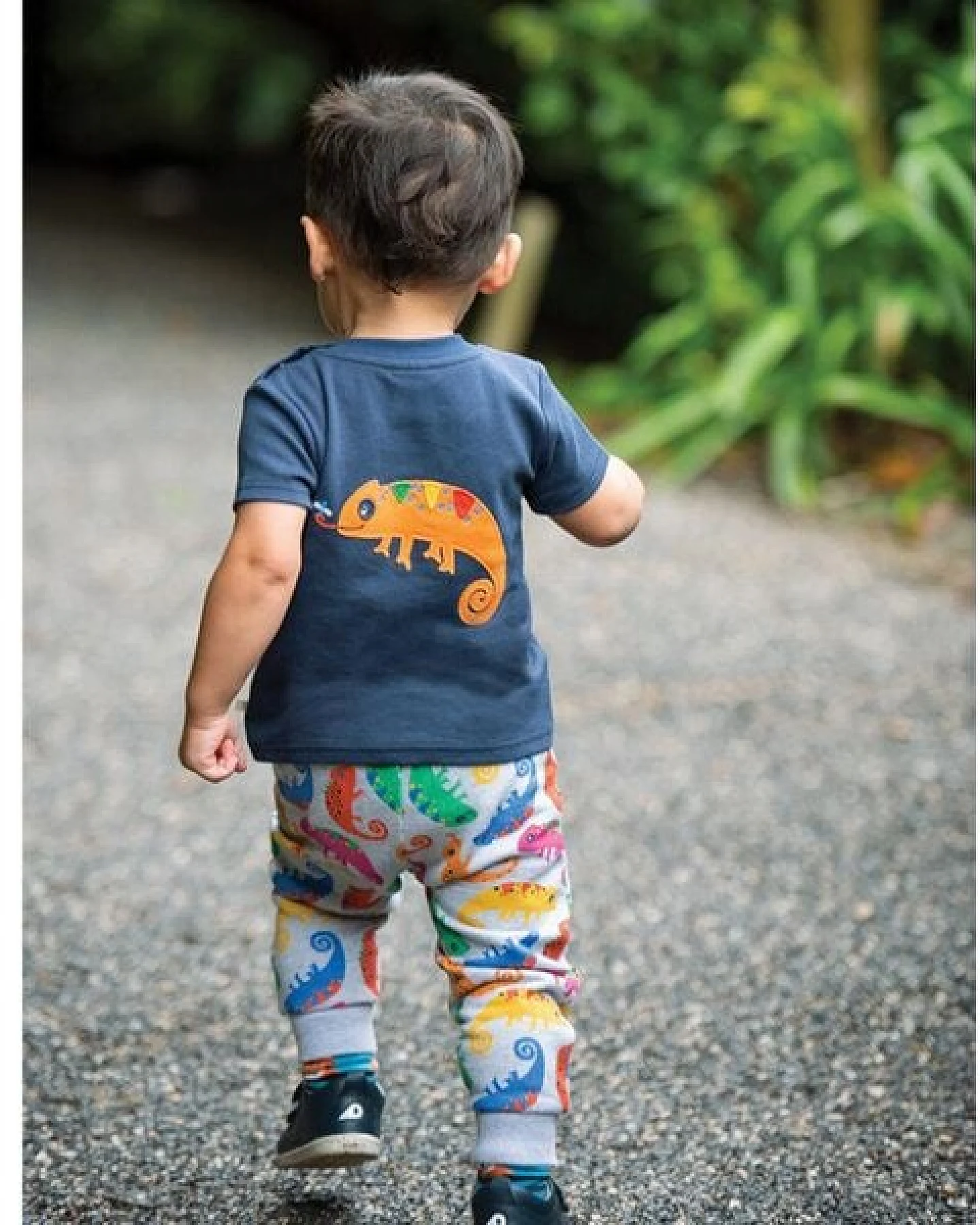 Frugi T-Shirt Chamäleon Applikation auf Vorder- und Rückseite – Ansicht 3